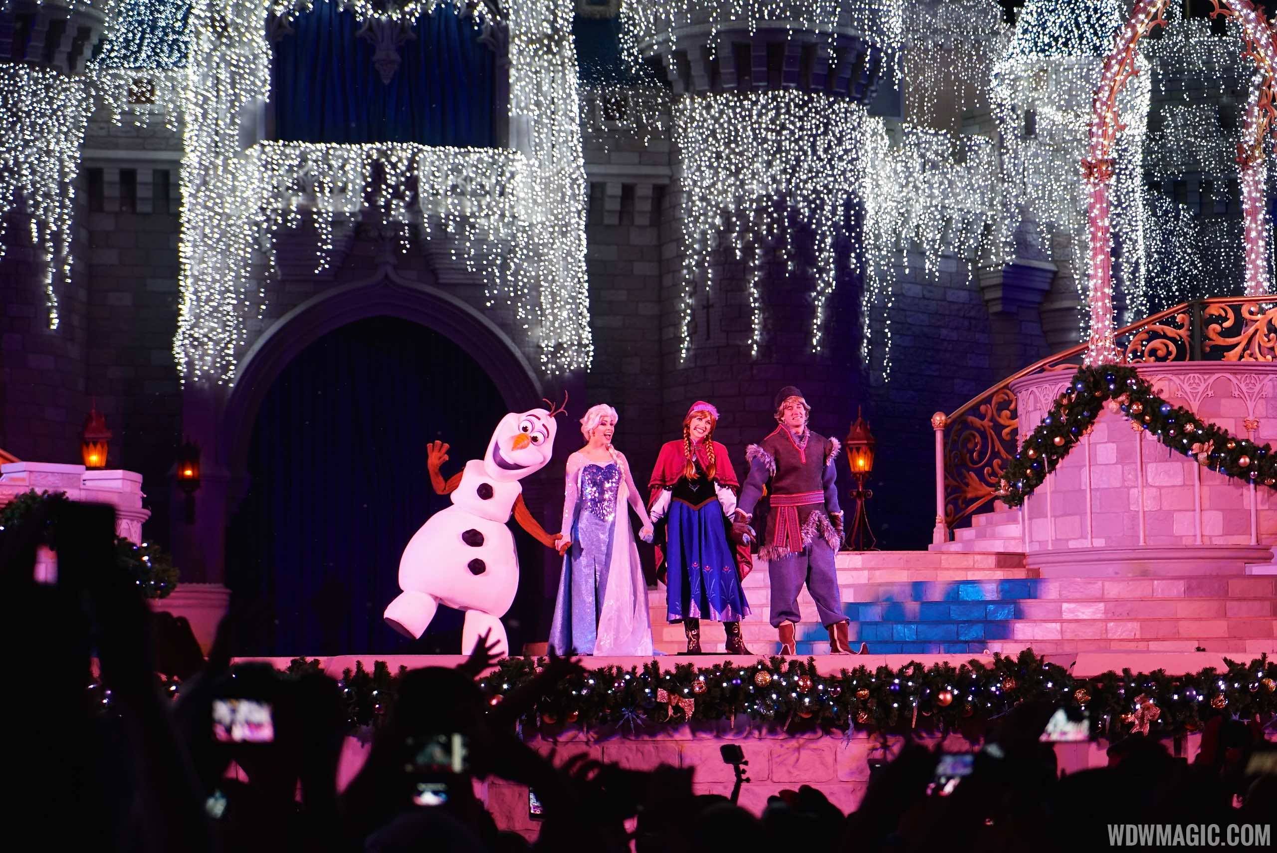 A Frozen Holiday Wish opening show