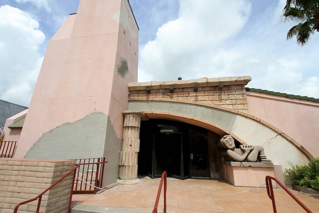 PHOTOS - Adventurers Club signage removed from the building