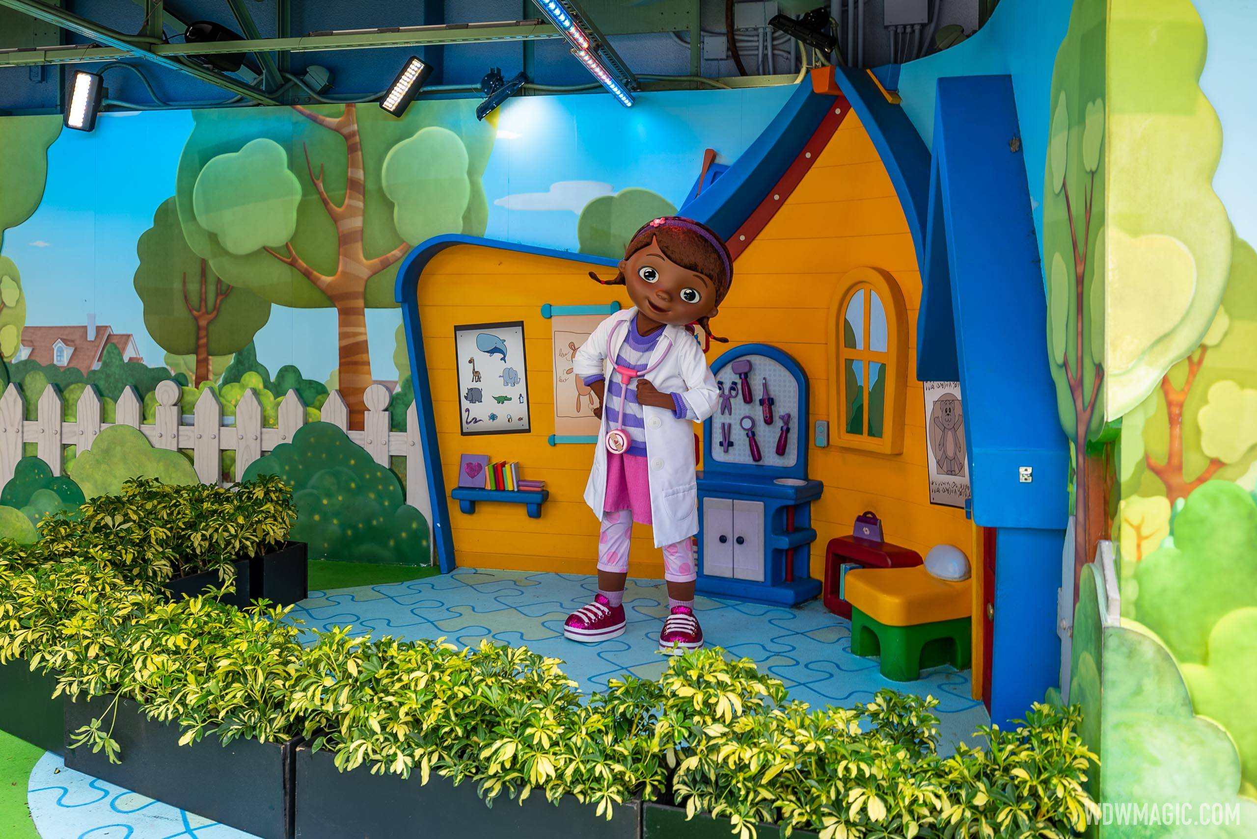 Disney Junior meet and greet in Animation Courtyard