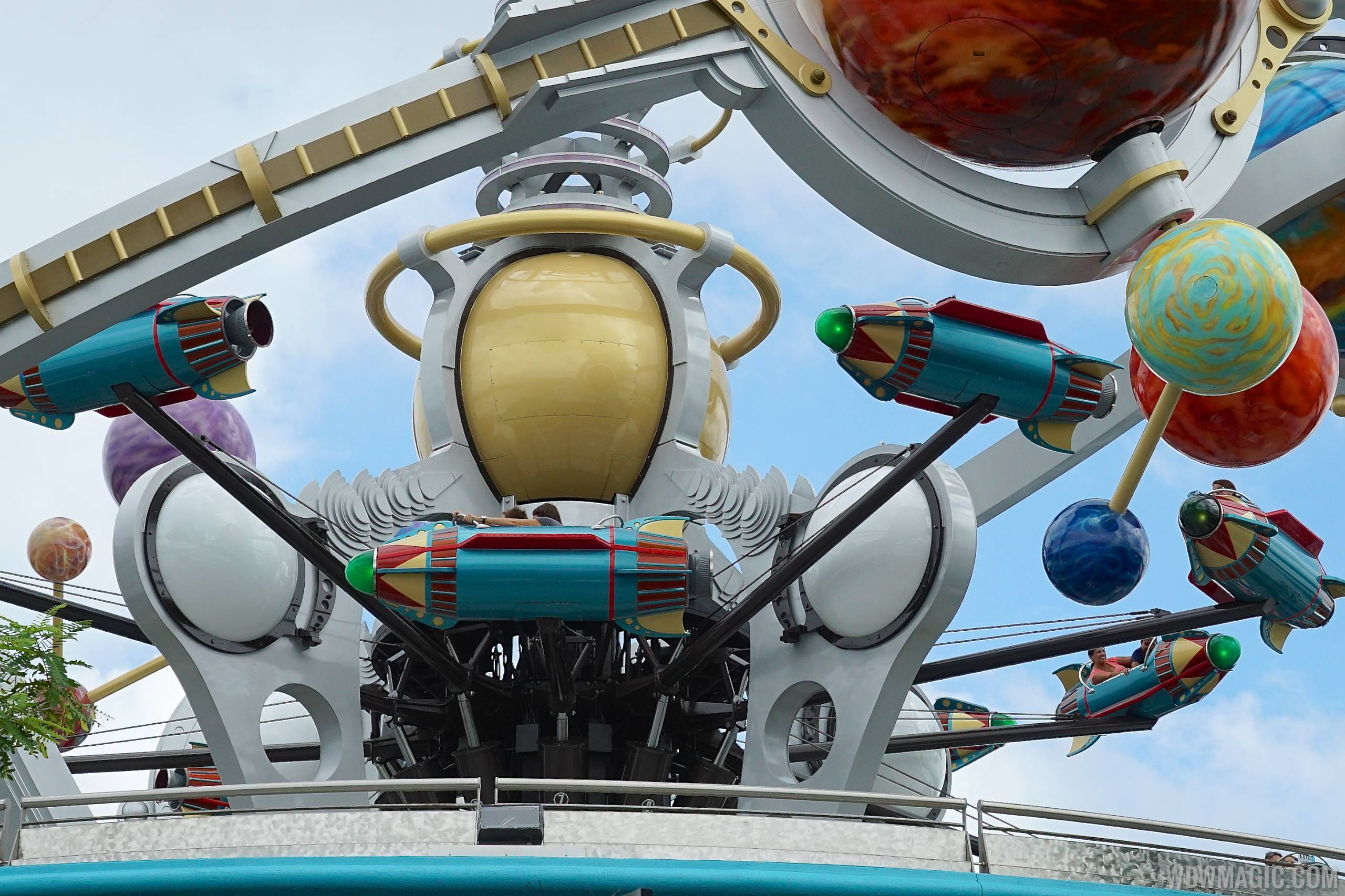 PHOTOS - Astro Orbiter reopens with new color scheme