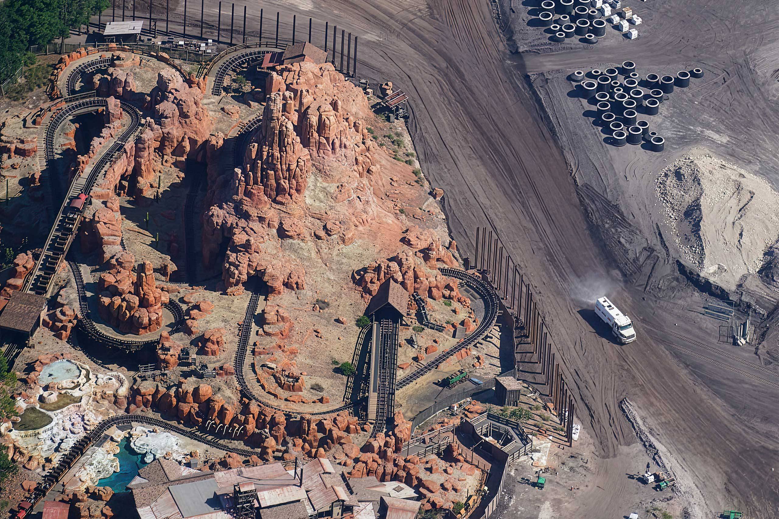 Big Thunder Mountain Railroad Construction Wall Installation - April 2026