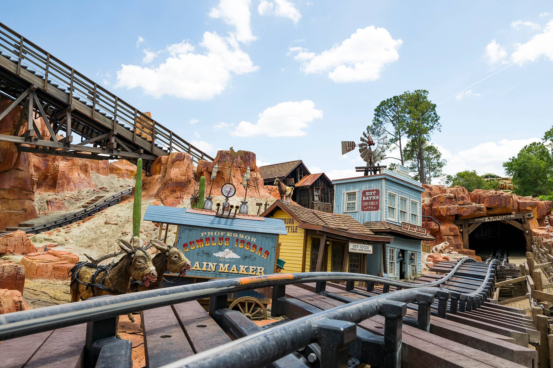 Big Thunder Mountain Railroad Reopens — First Look at the Refurbished Ride