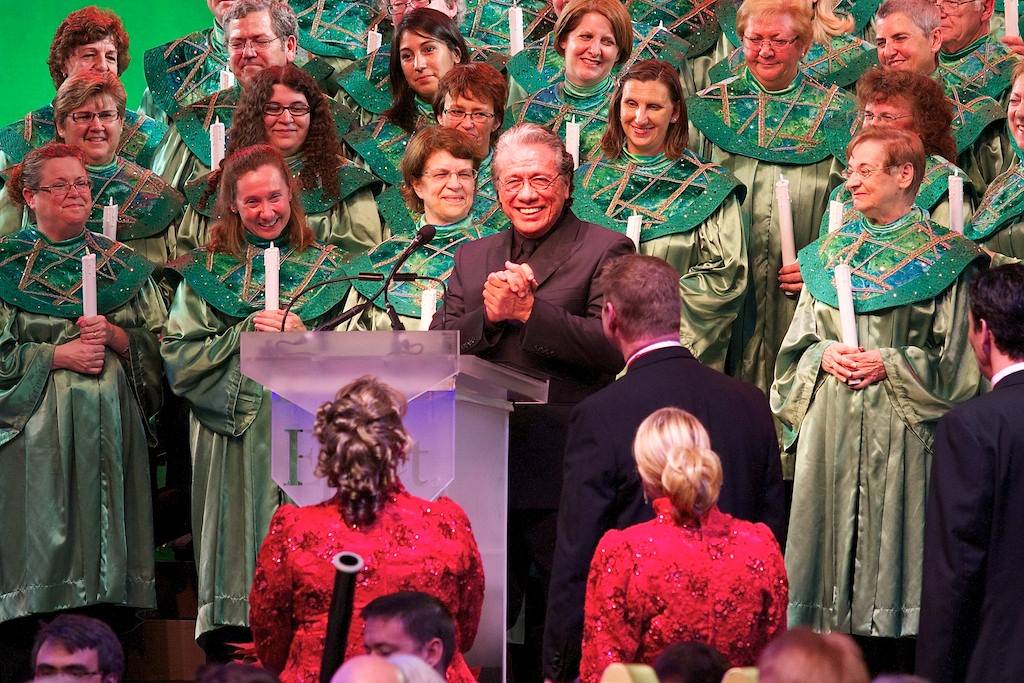 PHOTOS - Edward James Olmos at the Candlelight Processional