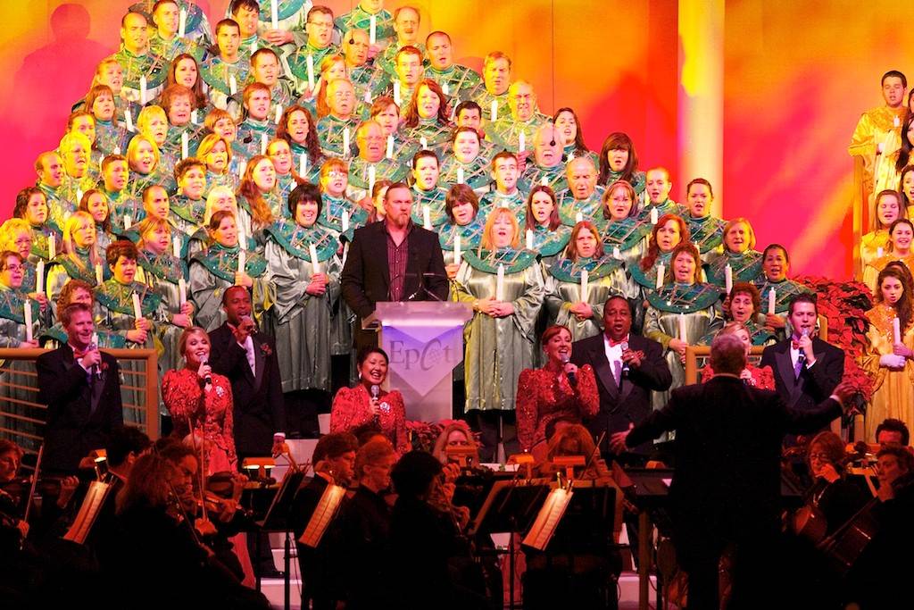 Trace Adkins narrating Candlelight Processional 2011