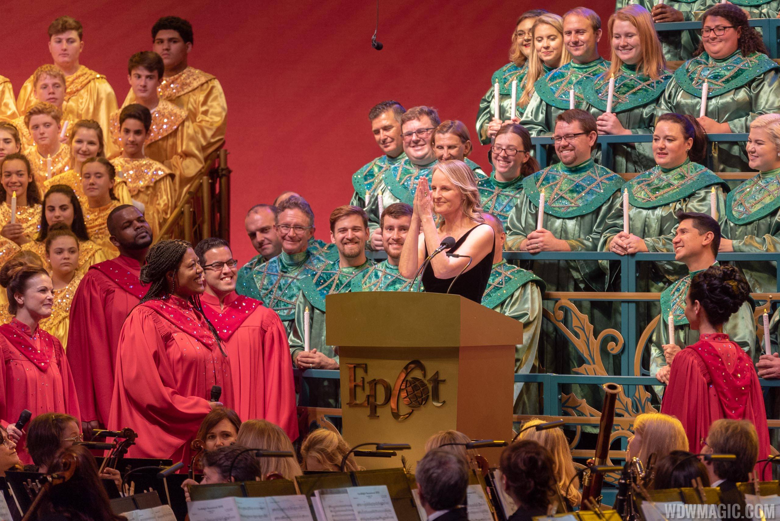 PHOTOS - Helen Hunt at Epcot's Candlelight Processional