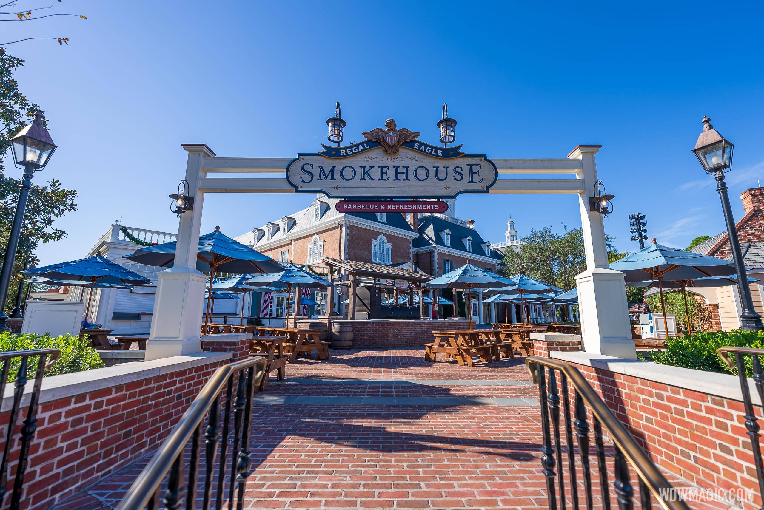 EPCOT's Candlelight Processional dining package at quick-service Regal Eagle Smokehouse - how it works
