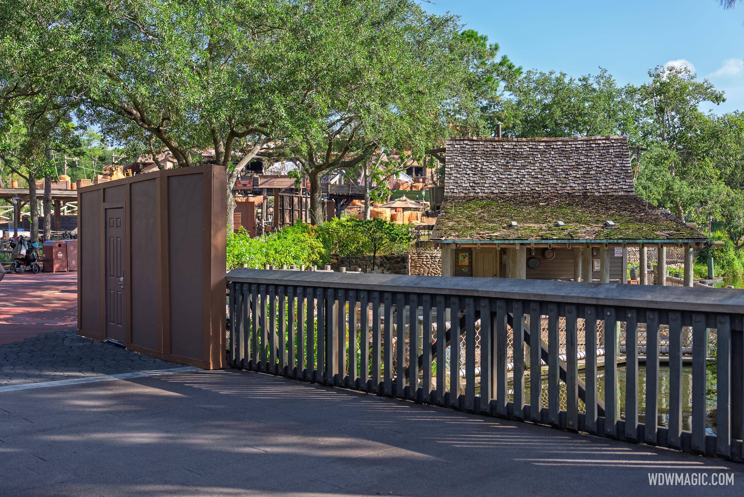 Cars-Land-Magic-Kingdom_Full_61151.jpg