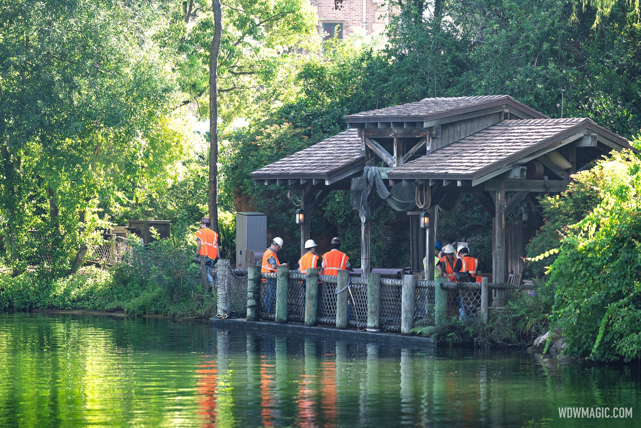 Crews on Tom Sawyer Island