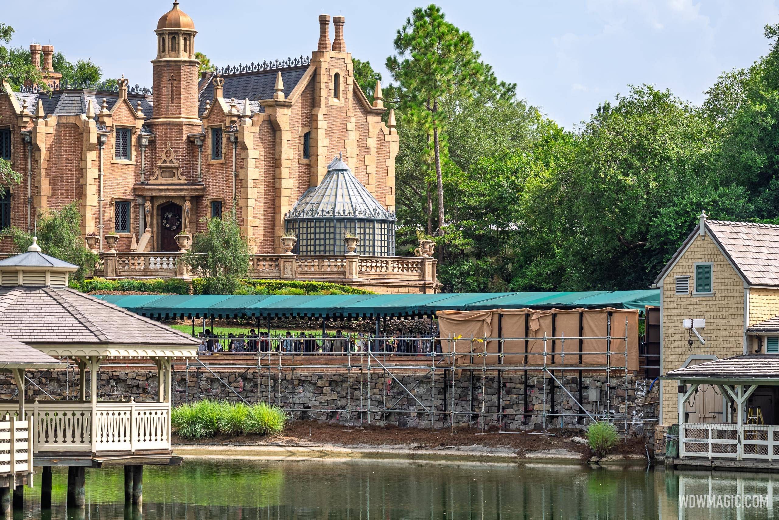 Frontierland Construction Walls - July 14, 2025