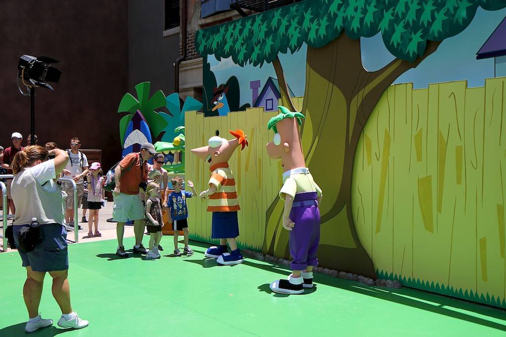 PHOTOS - Phineas and Ferb meet and greet now open