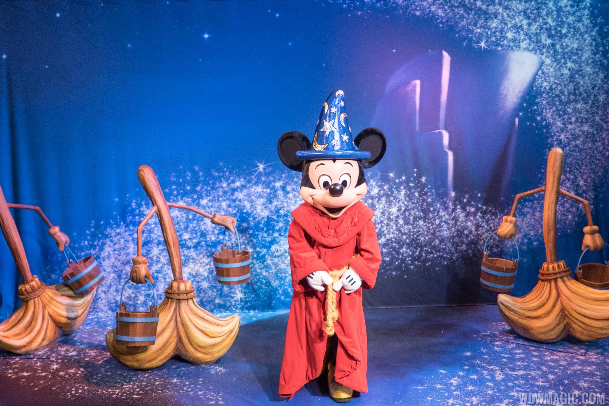 PHOTOS - Mickey Mouse meet and greet moves to new set at Disney's Hollywood Studios
