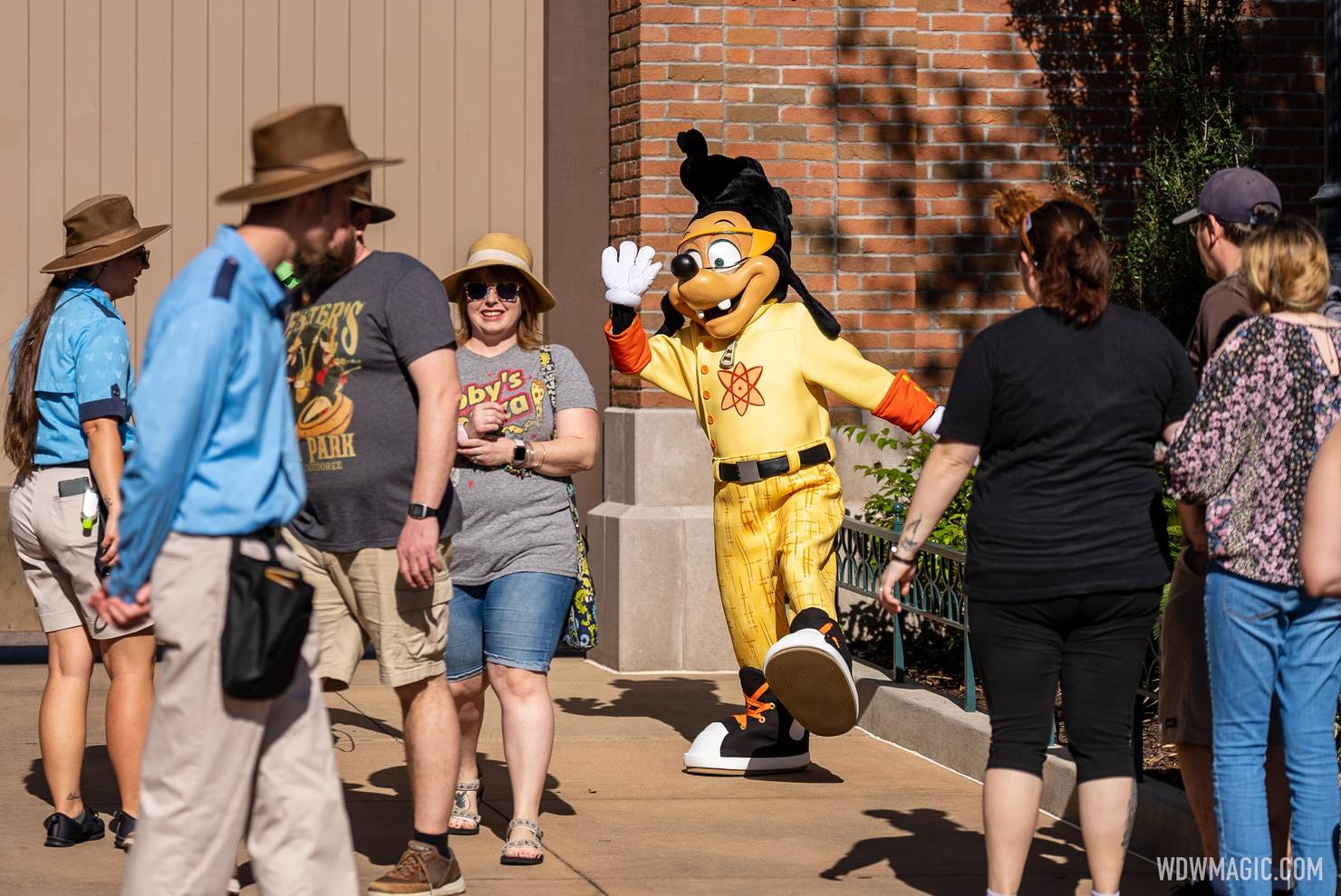 Character-Meet-and-Greets-at-Disneys-Hollywood-Studios_Full_50291.jpg