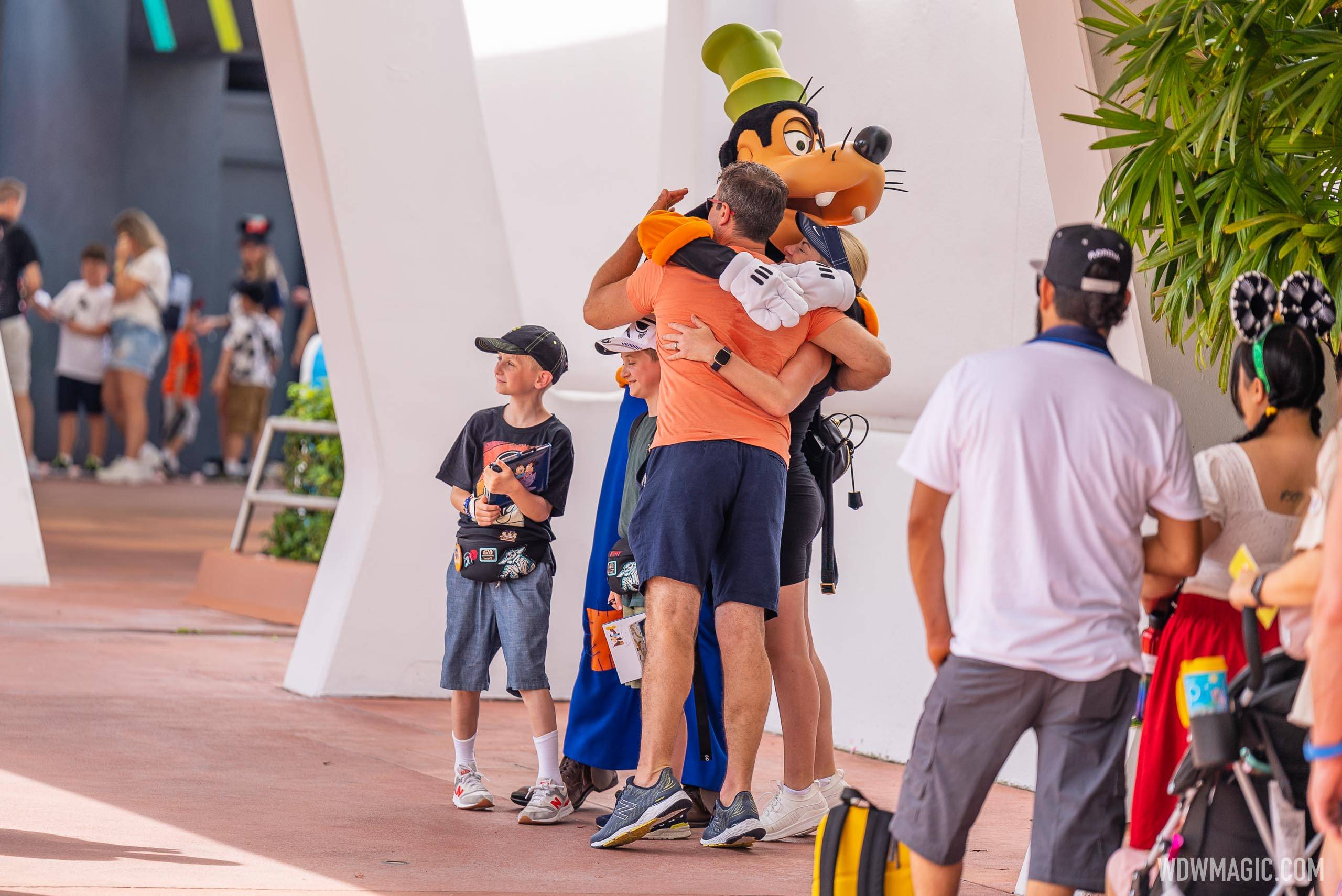 Walt Disney World's Character meet and greets return to pre-pandemic huggable normal