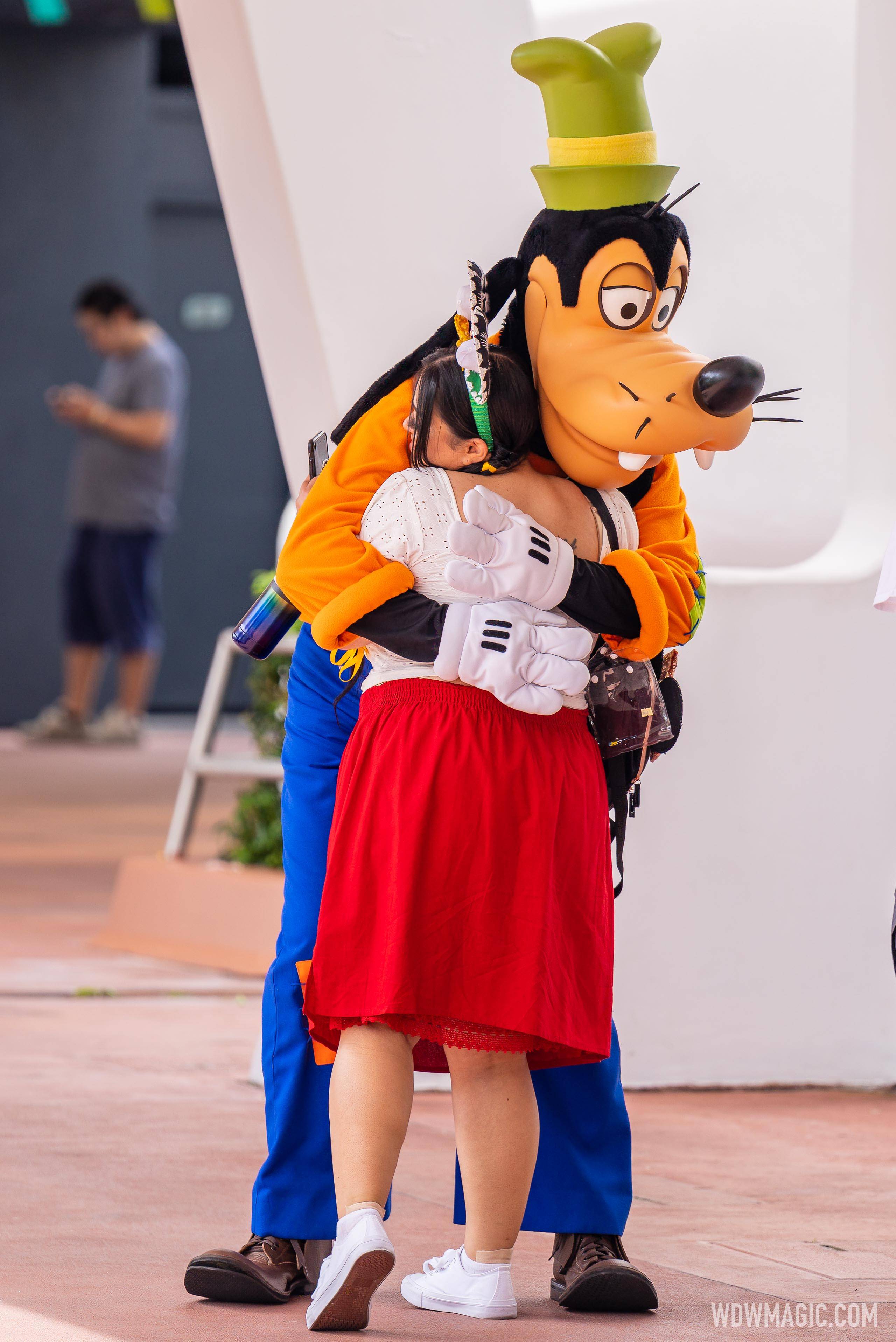 Character-Meet-and-Greets-at-Epcot_Full_47133.jpg