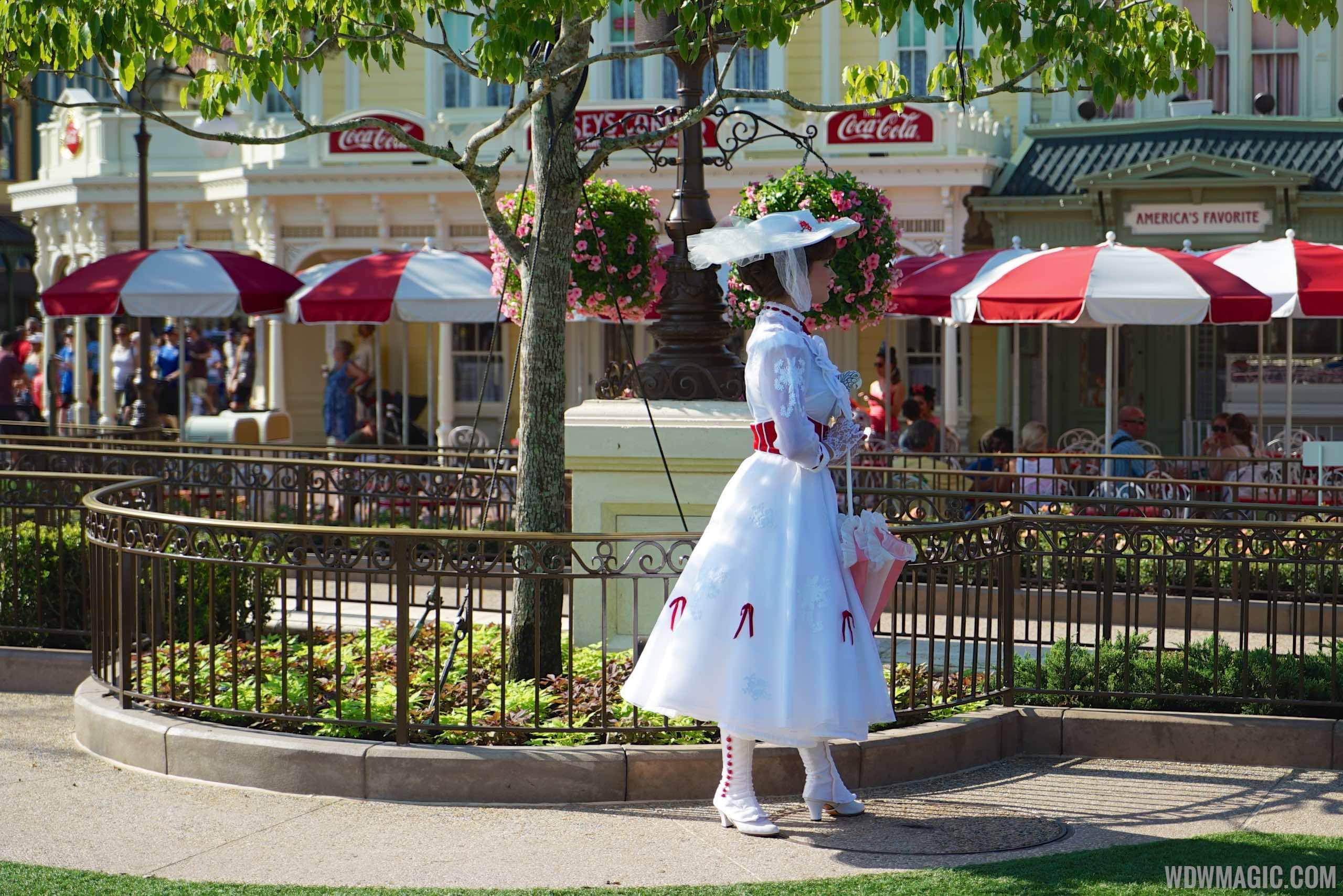 Mary Poppins Plaza Gardens West meet and greet