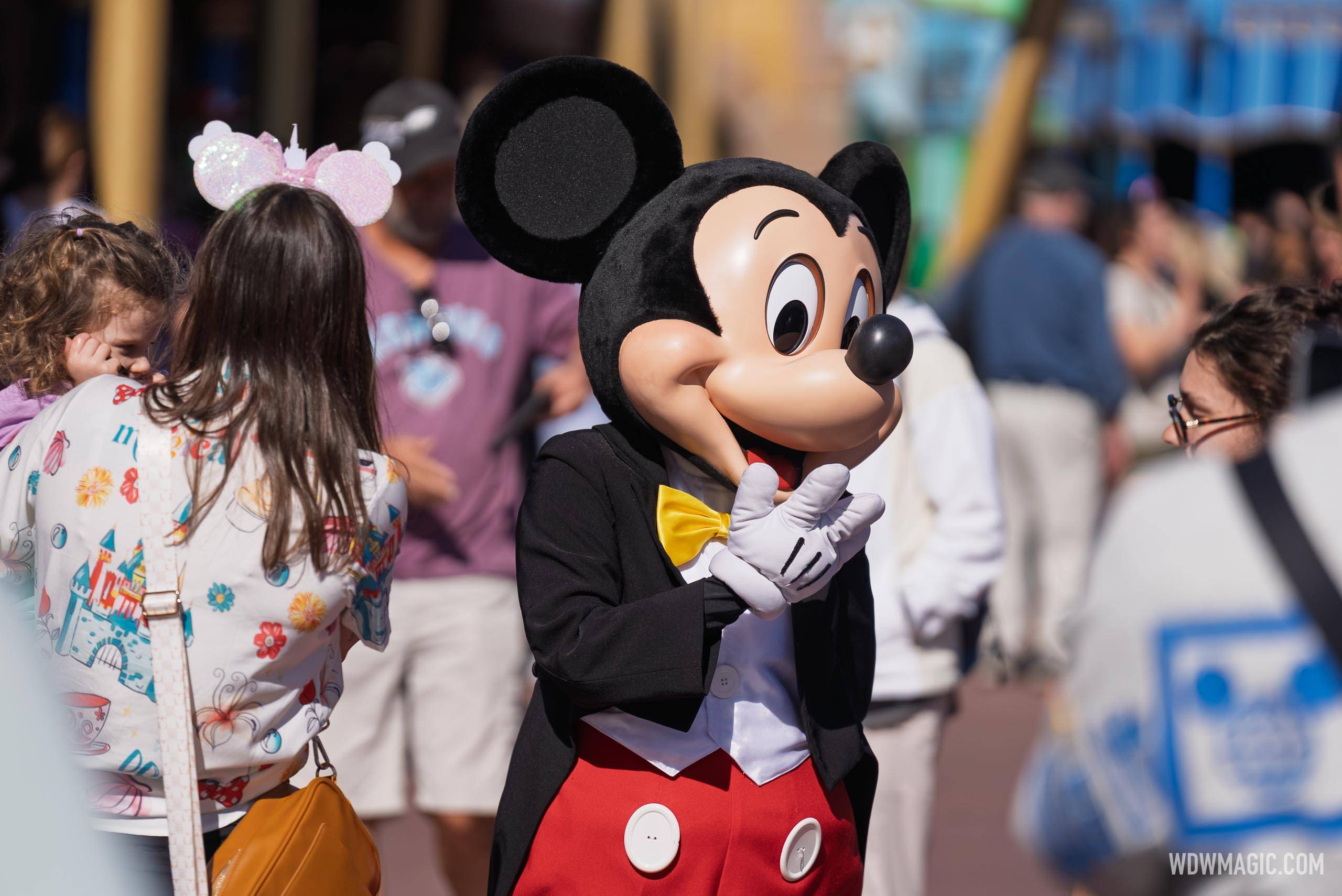 Mickey and Friends Surprise Walk-Around Appearances at Magic Kingdom