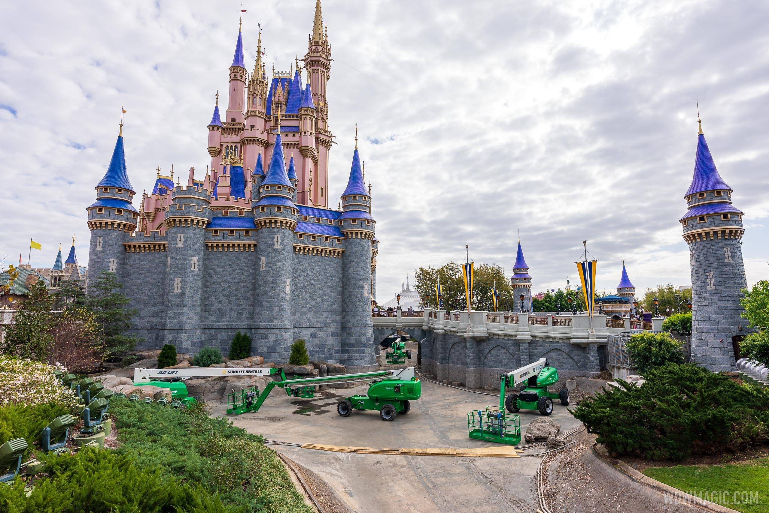 PHOTOS - Work at Cinderella Castle continues on the stage and moat