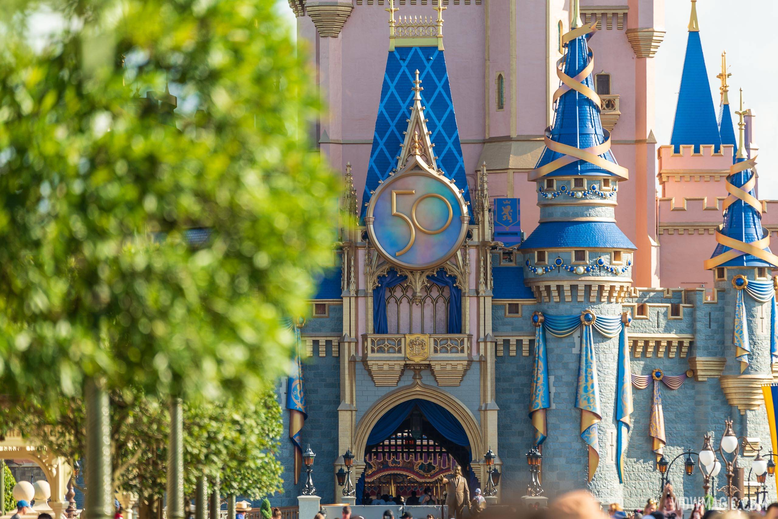 Cinderella Castle MagicBand 2 – Walt Disney World 50th Anniversary