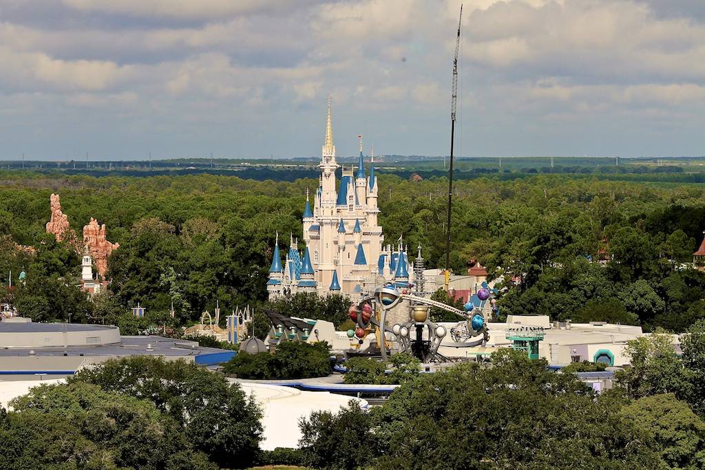 PHOTO - Crane up at the Magic Kingdom for Cinderella Castle dreamlight installation