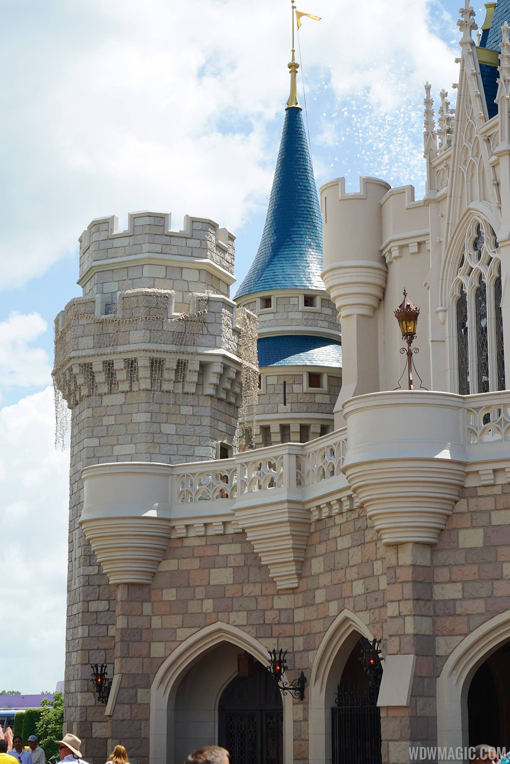 PHOTOS - Castle Dreamlight installation underway at the Magic Kingdom