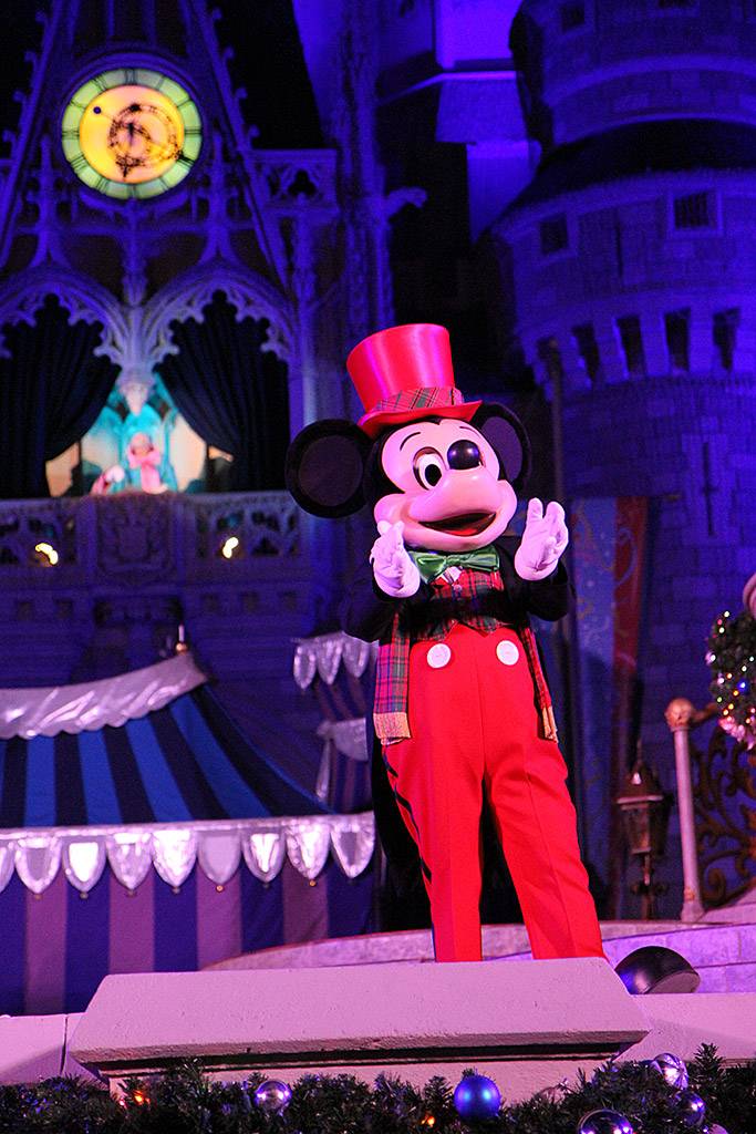 Castle Dreamlights and Cinderella's Holiday Wish photos and video