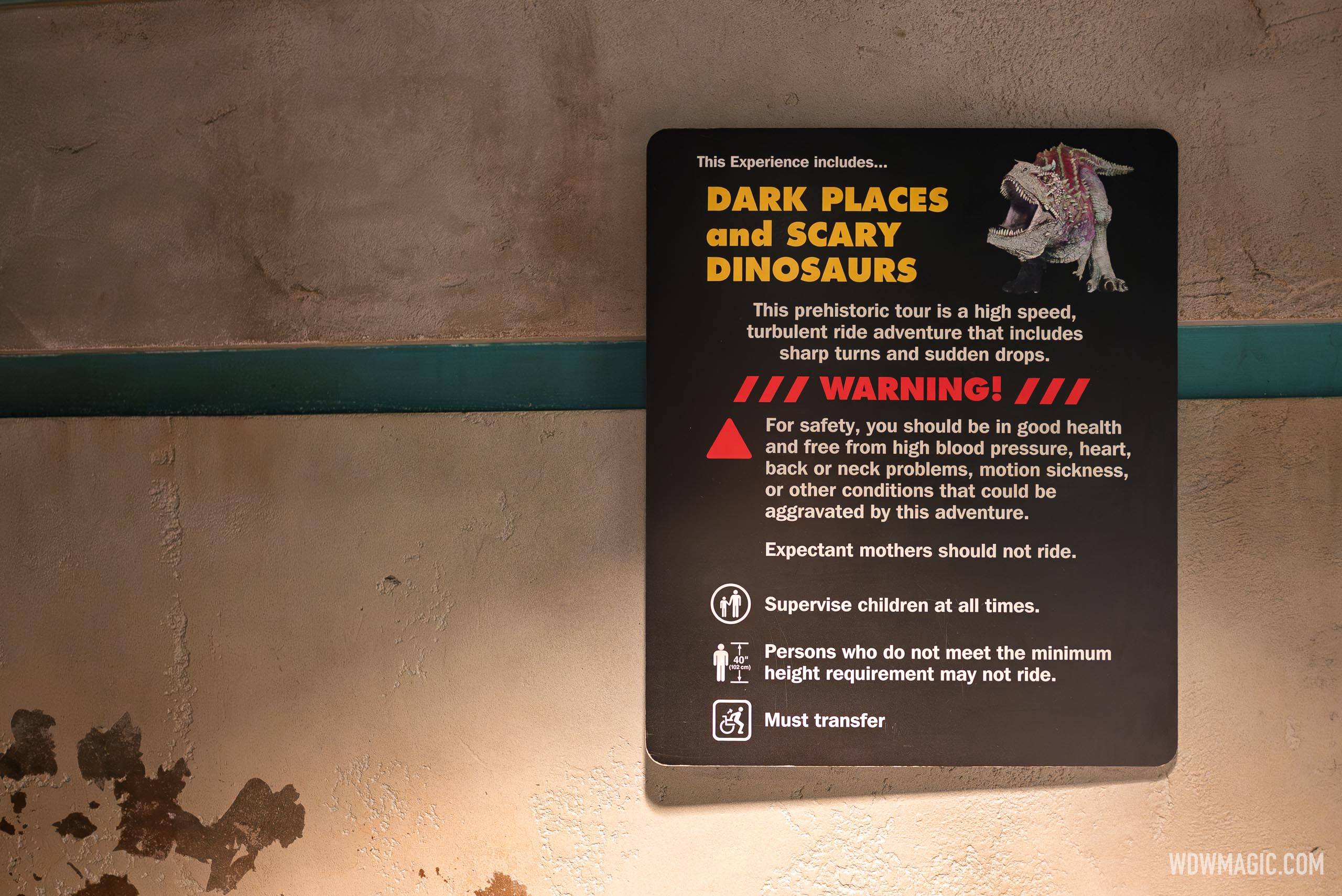 Dinosaur 2026 - Exterior, Queue and Ride