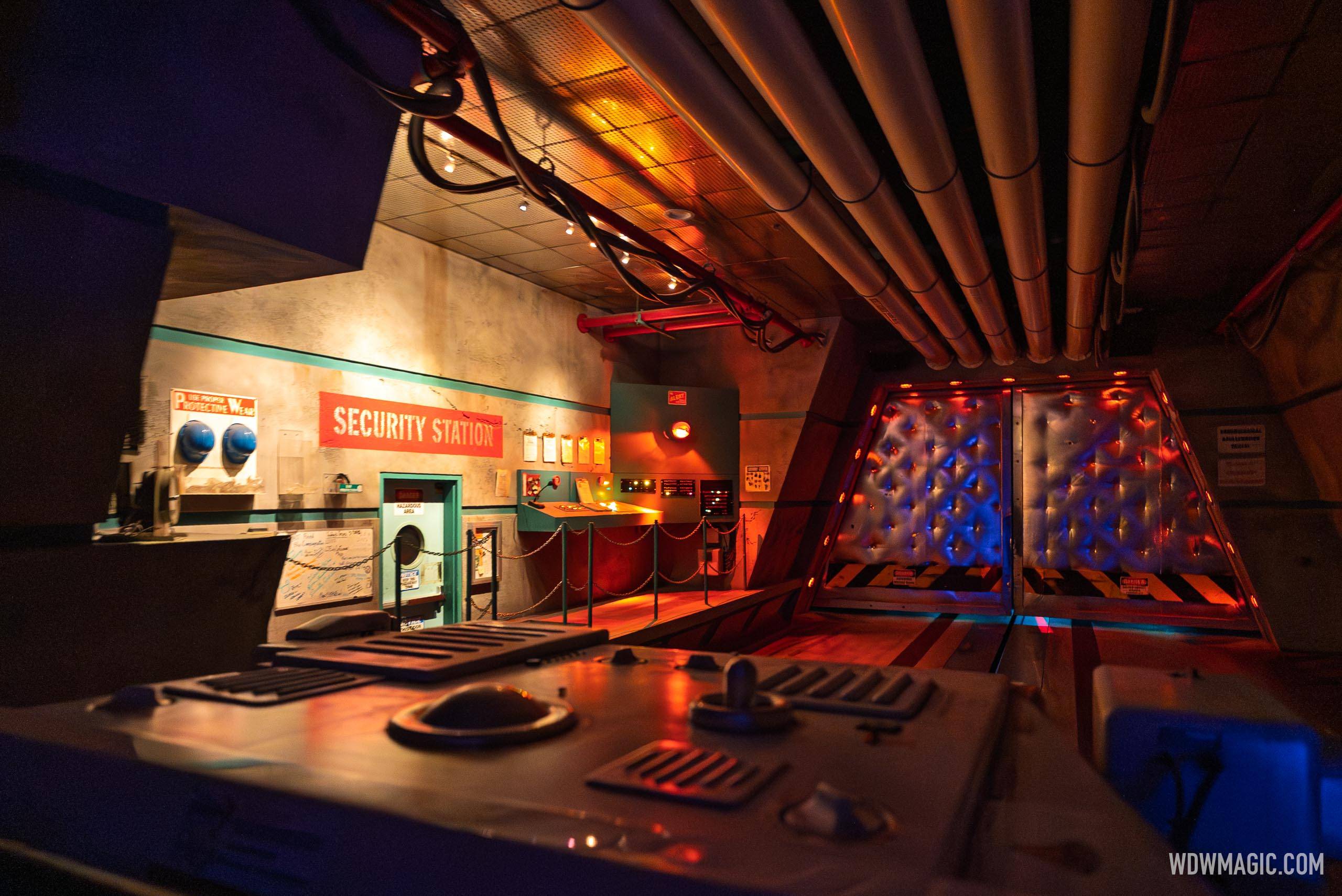 Dinosaur 2026 - Exterior, Queue and Ride