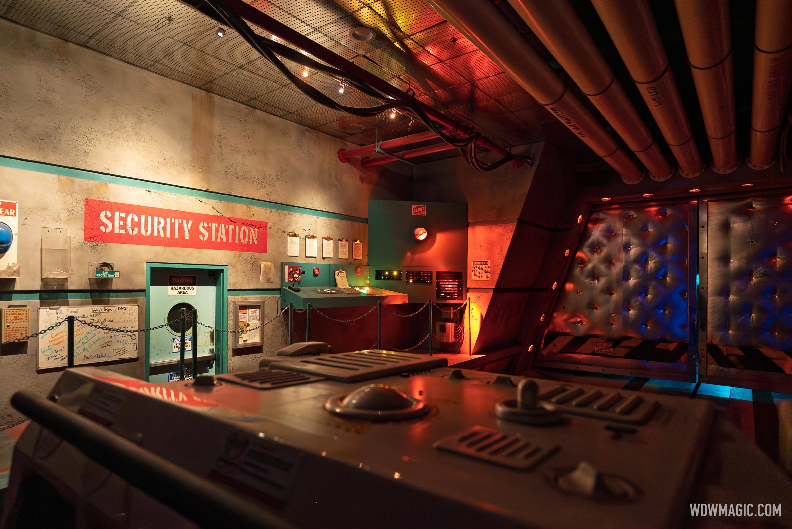 Dinosaur 2026 - Exterior, Queue and Ride