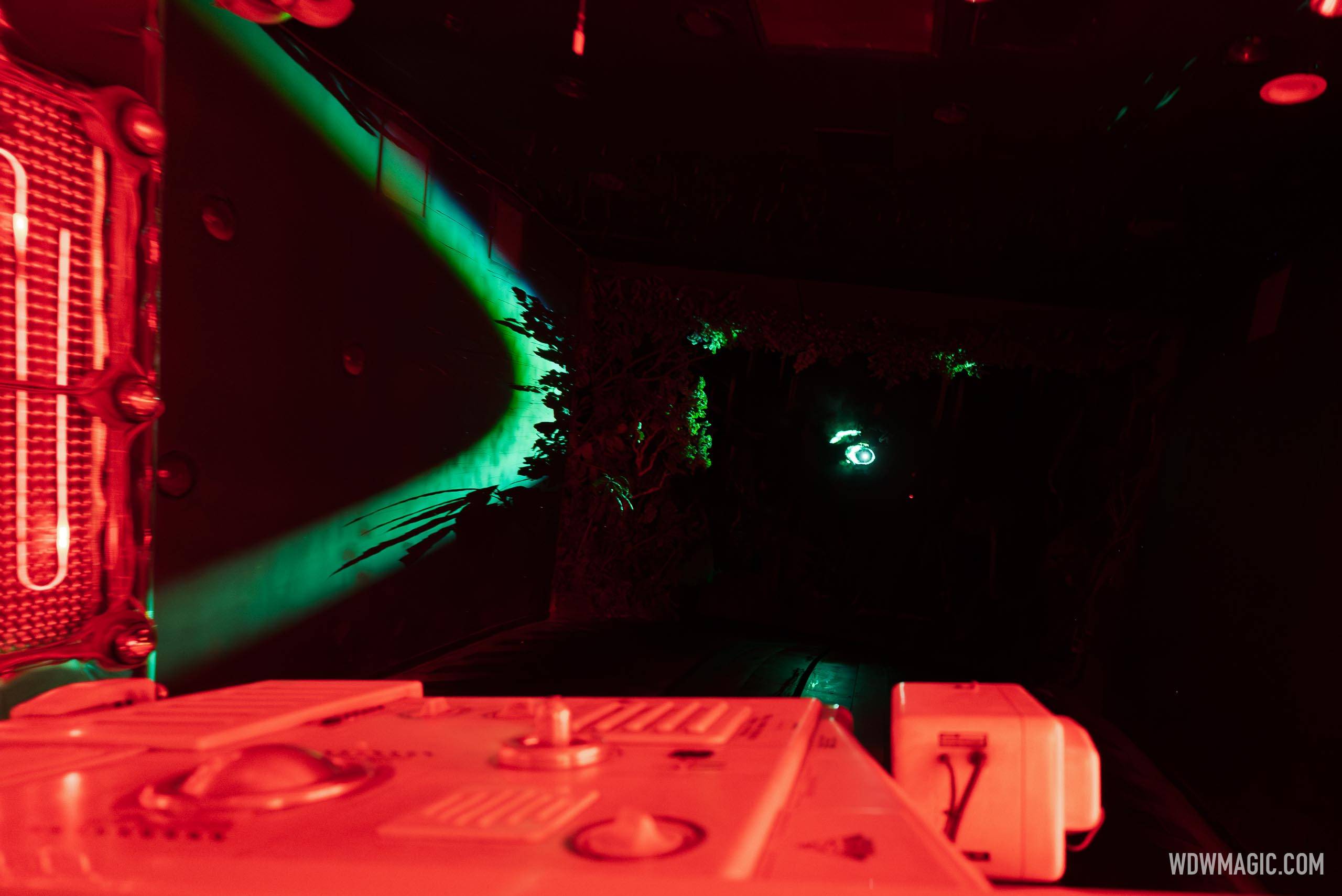 Dinosaur 2026 - Exterior, Queue and Ride