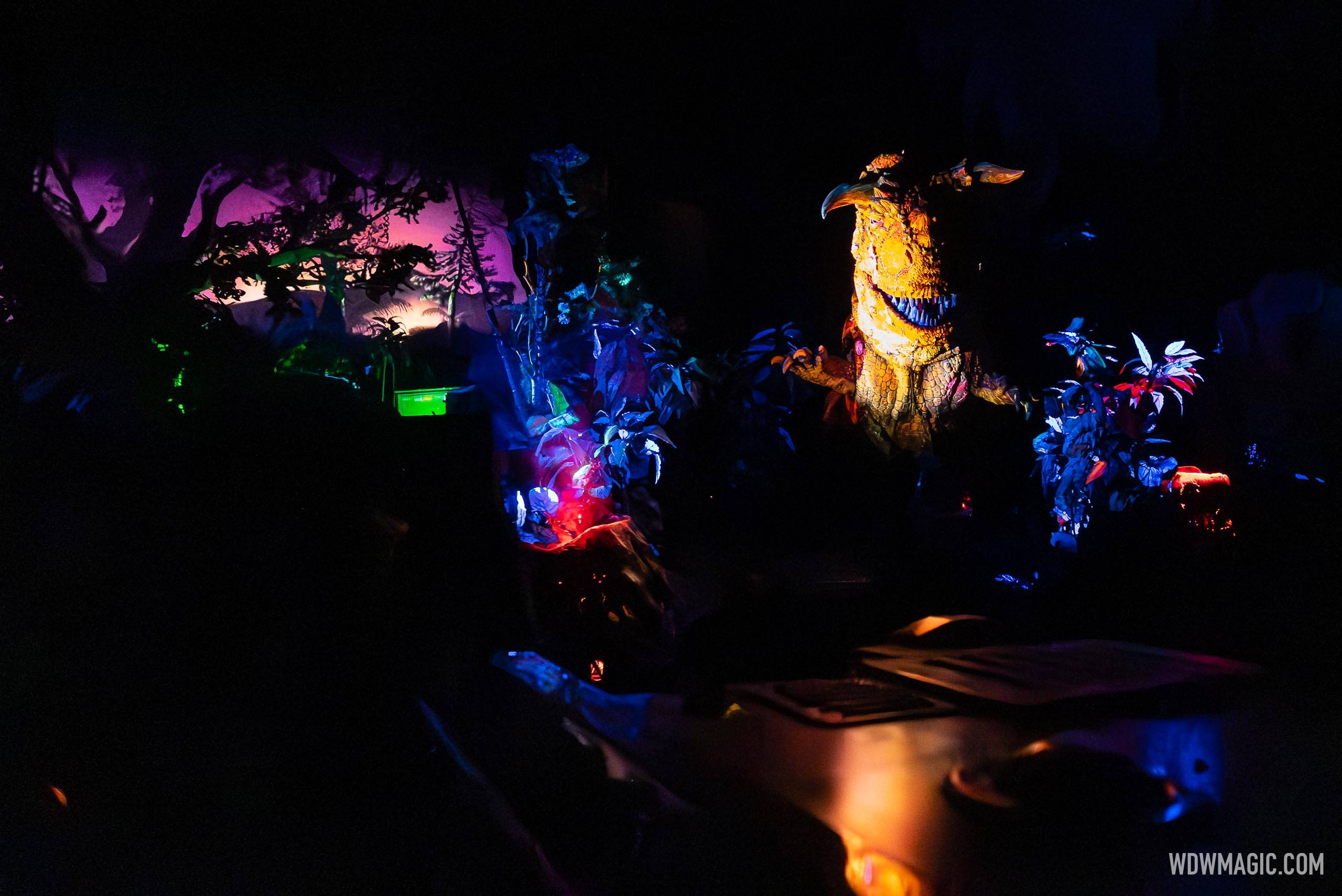 Dinosaur 2026 - Exterior, Queue and Ride