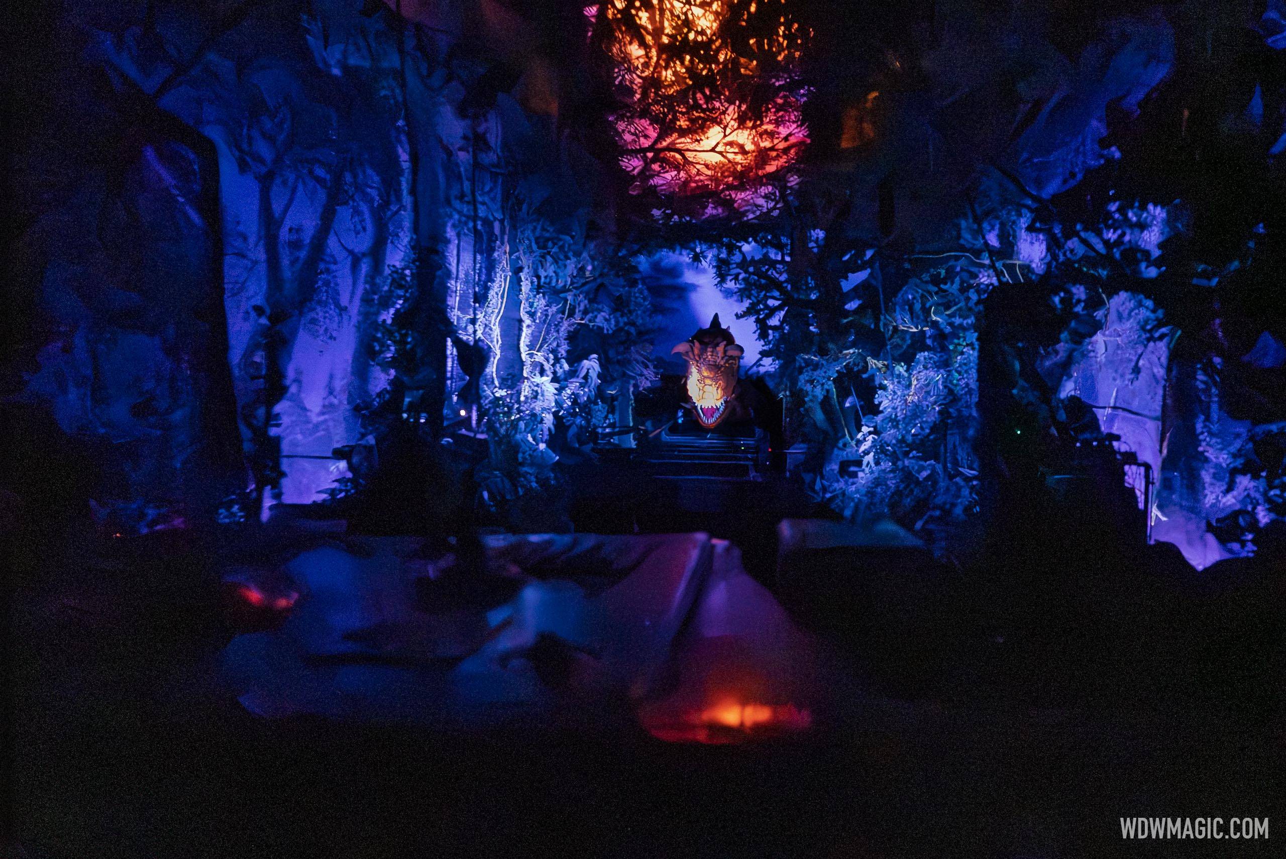 Dinosaur 2026 - Exterior, Queue and Ride