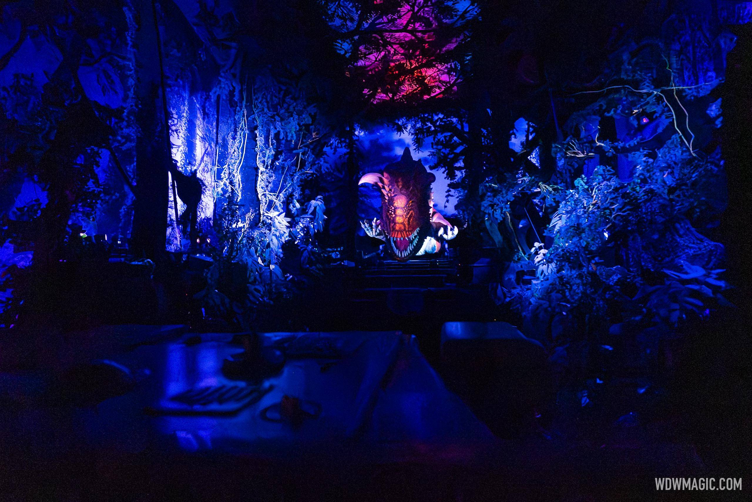 Dinosaur 2026 - Exterior, Queue and Ride