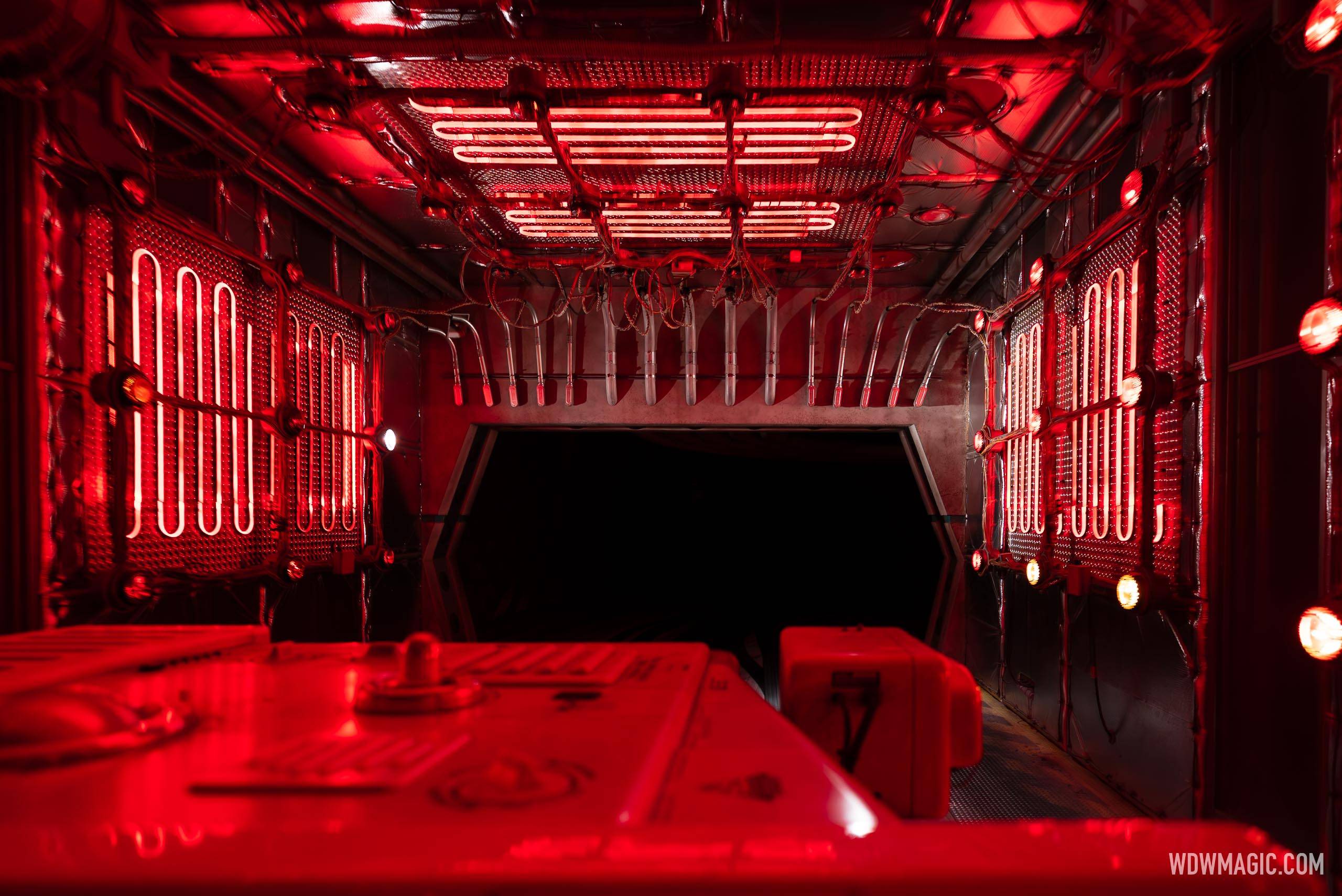 Dinosaur 2026 - Exterior, Queue and Ride