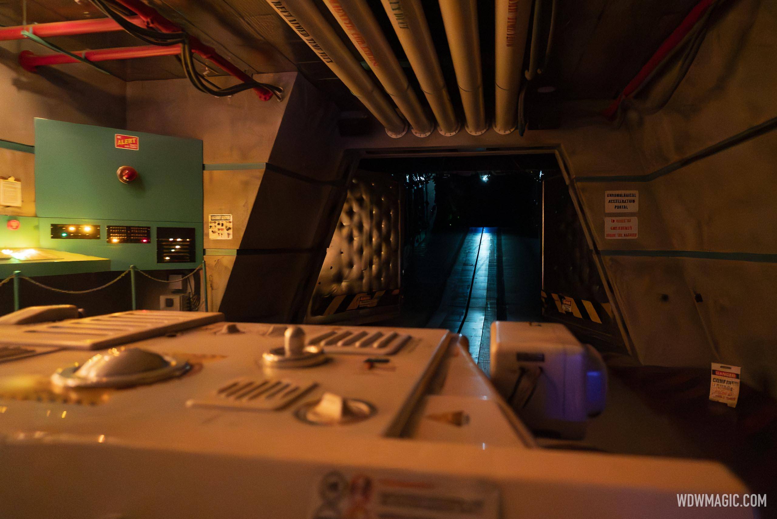 Dinosaur 2026 - Exterior, Queue and Ride