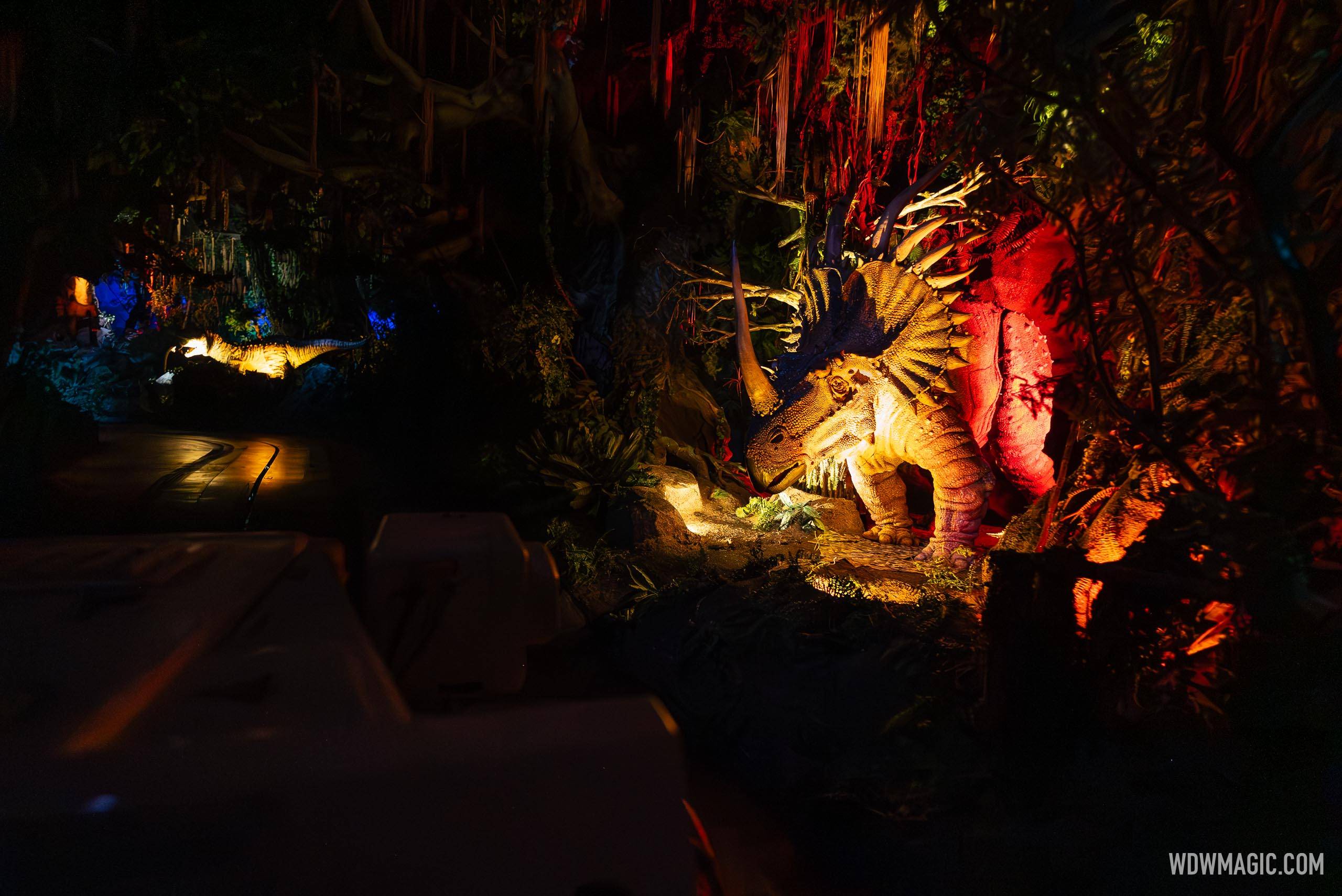 Dinosaur 2026 - Exterior, Queue and Ride