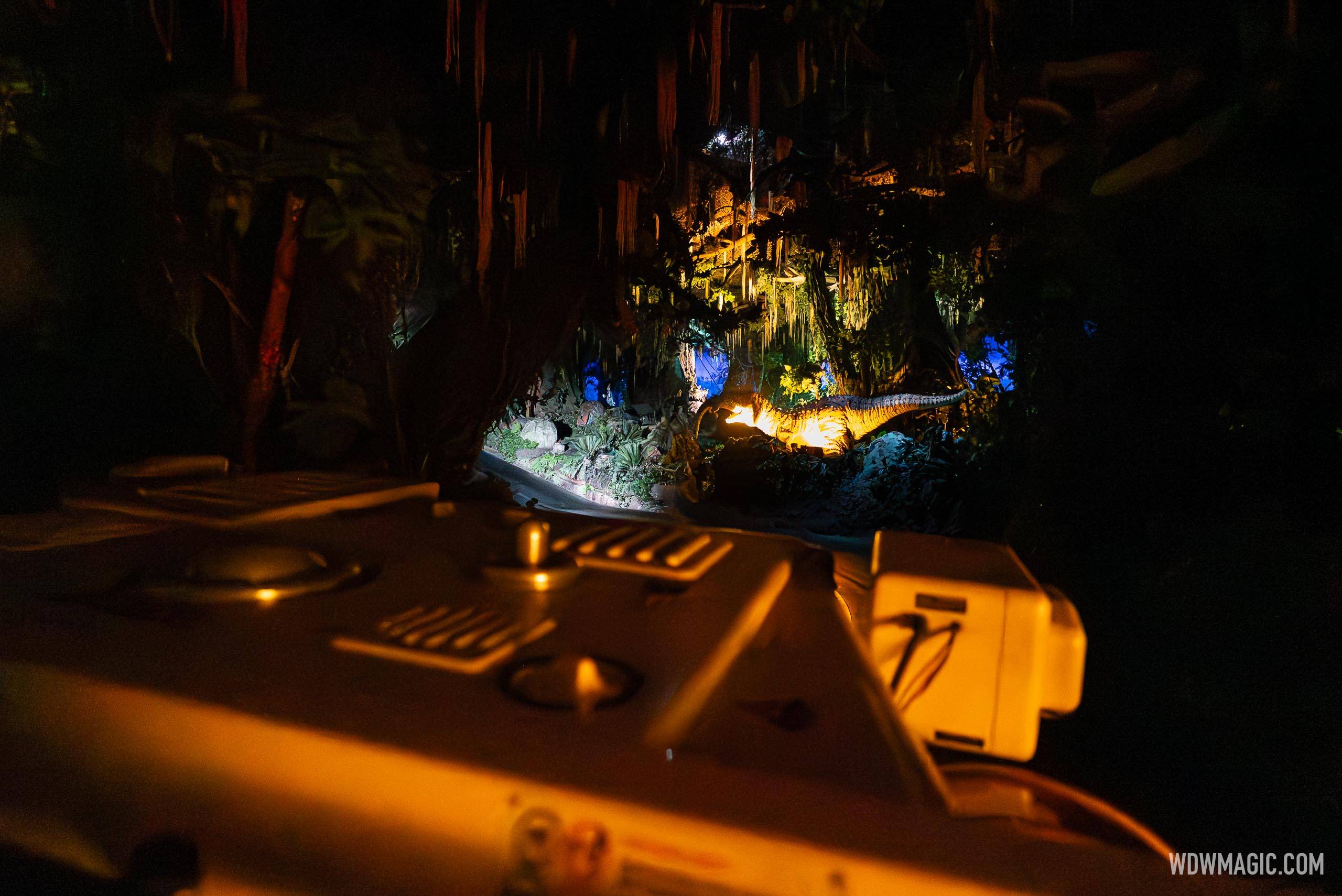 Dinosaur 2026 - Exterior, Queue and Ride