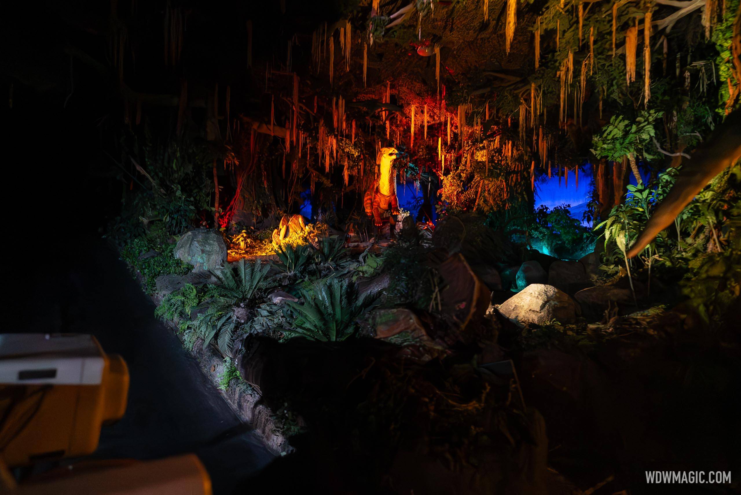 Dinosaur 2026 - Exterior, Queue and Ride