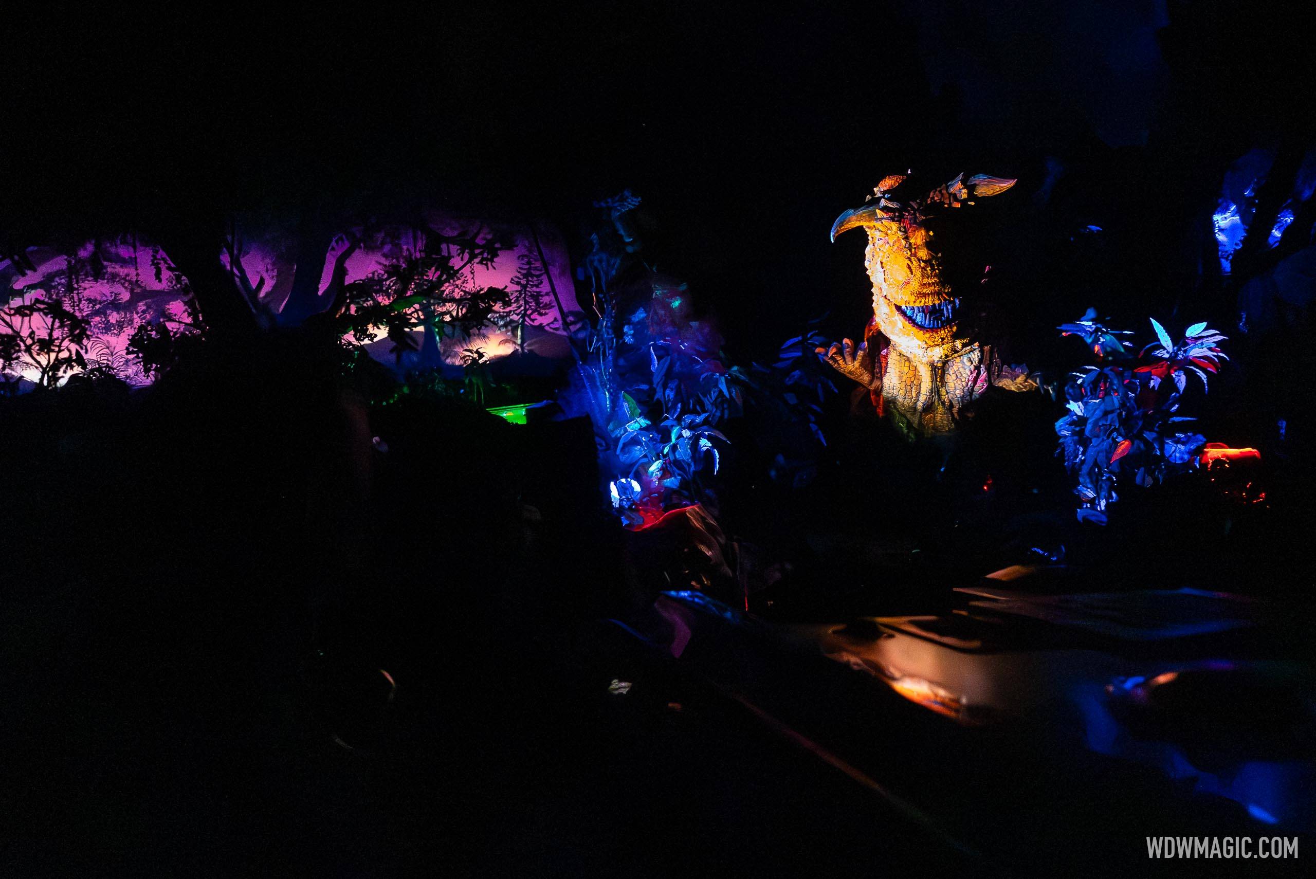 Dinosaur 2026 - Exterior, Queue and Ride