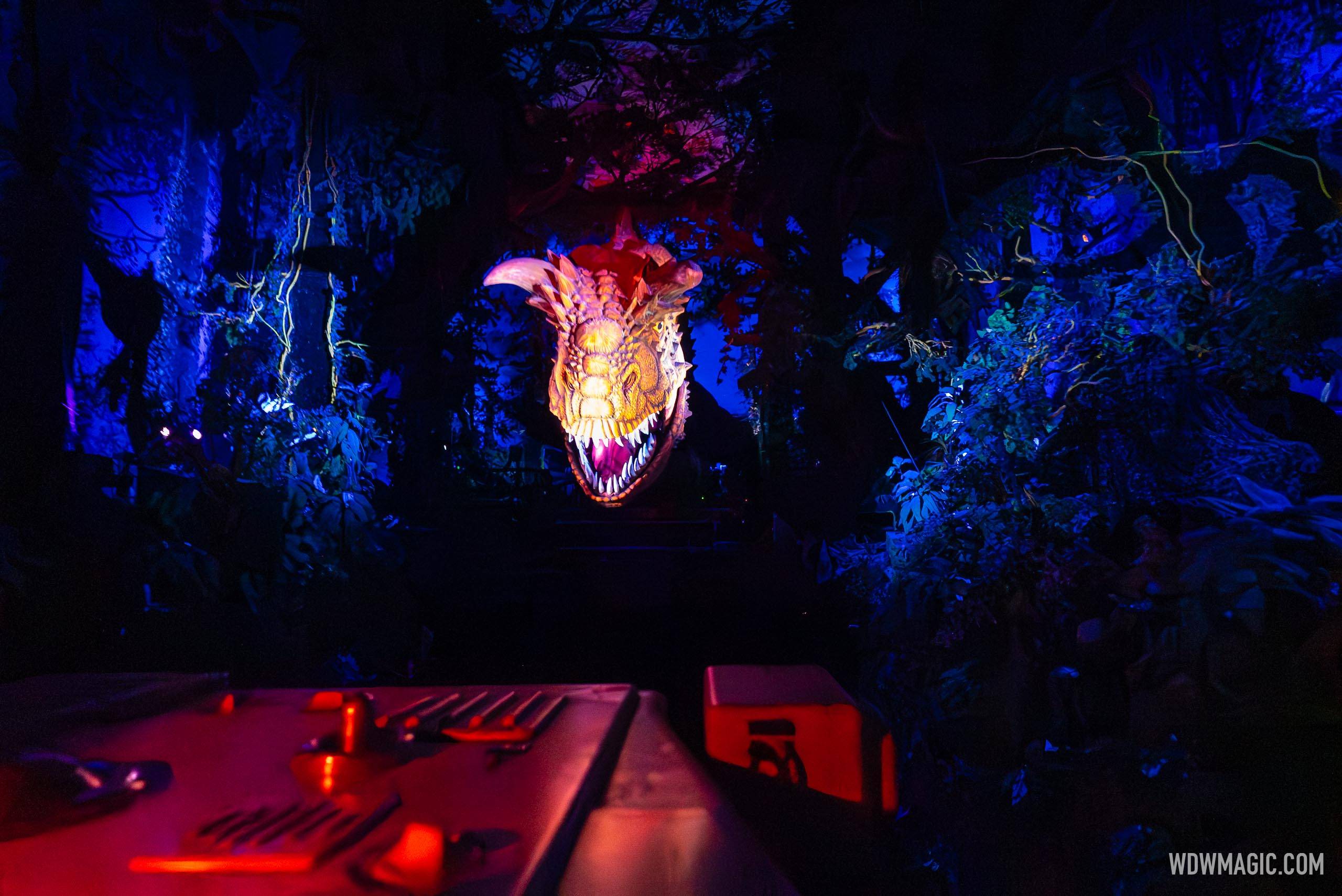 Dinosaur 2026 - Exterior, Queue and Ride