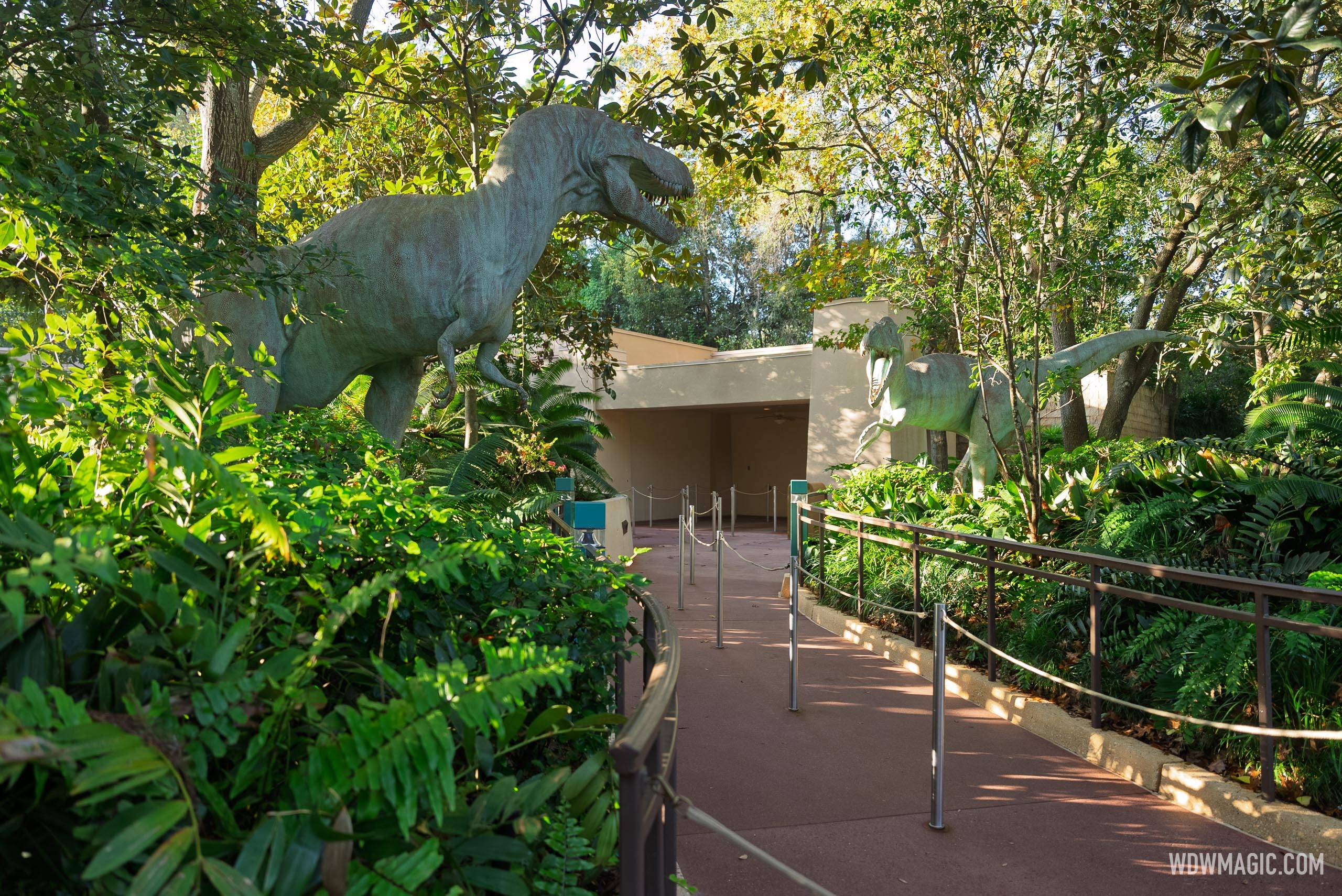 Dinosaur 2026 - Exterior, Queue and Ride