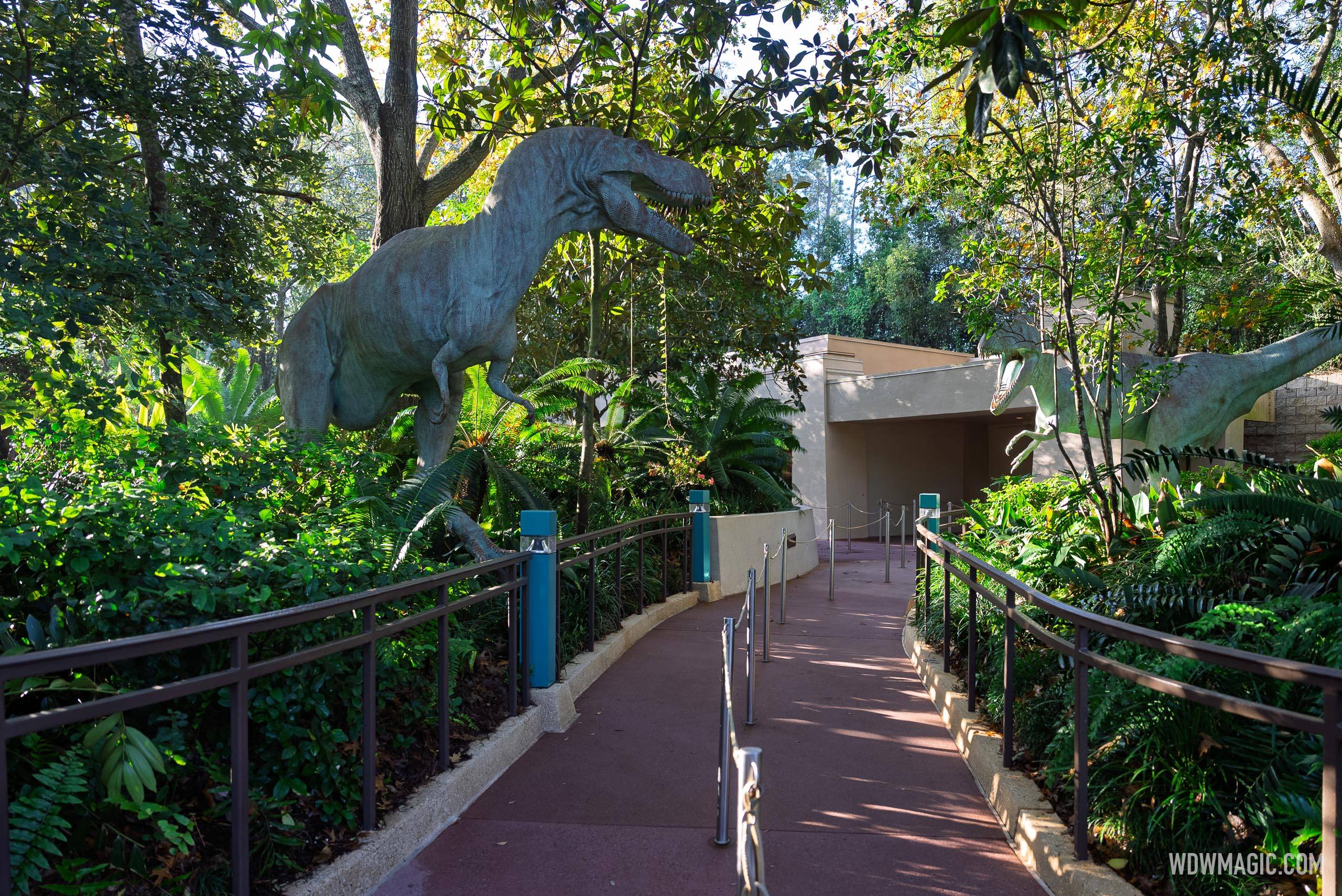 Dinosaur 2026 - Exterior, Queue and Ride