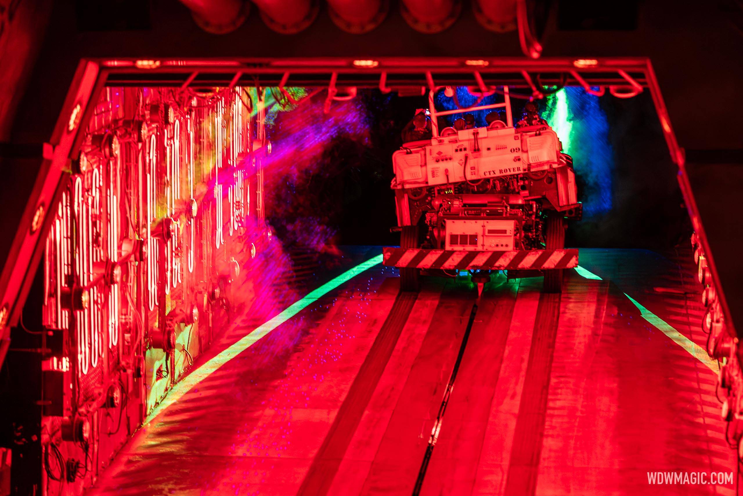 Dinosaur 2026 - Exterior, Queue and Ride