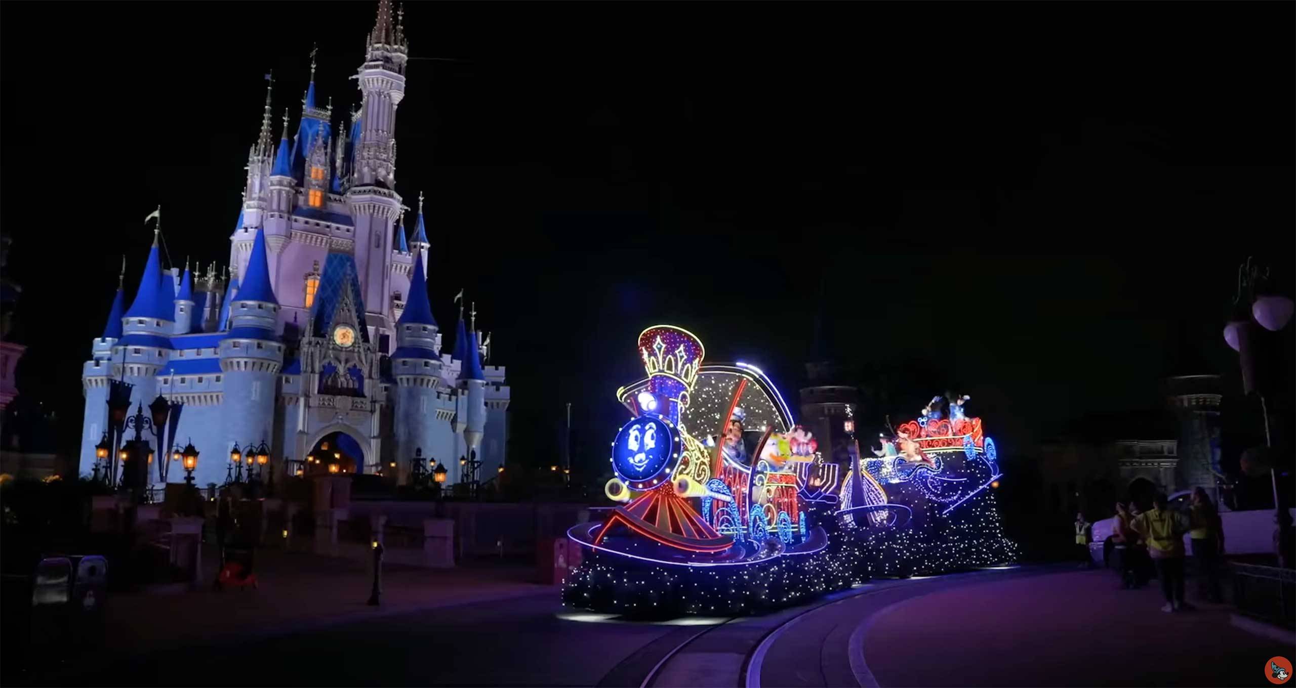 Disney Starlight Parade Demand Fills Magic Kingdom Passholder Reservations Through July 22