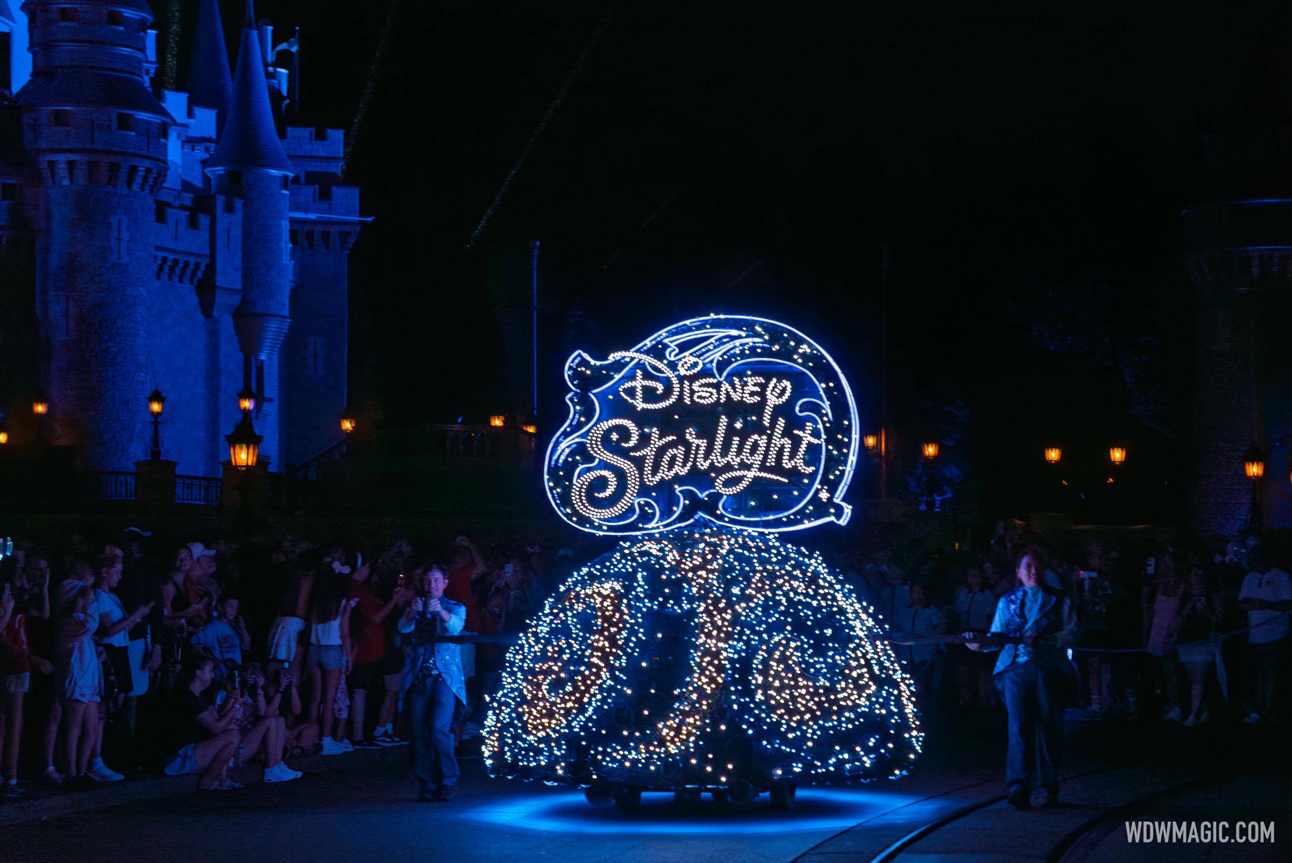 Performance de la noche de apertura de Disney Starlight