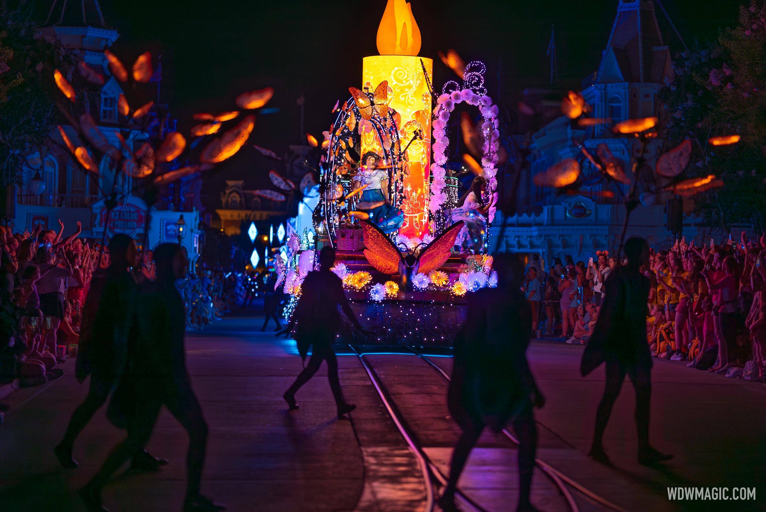 Disney-Starlight_Full_61279.jpg