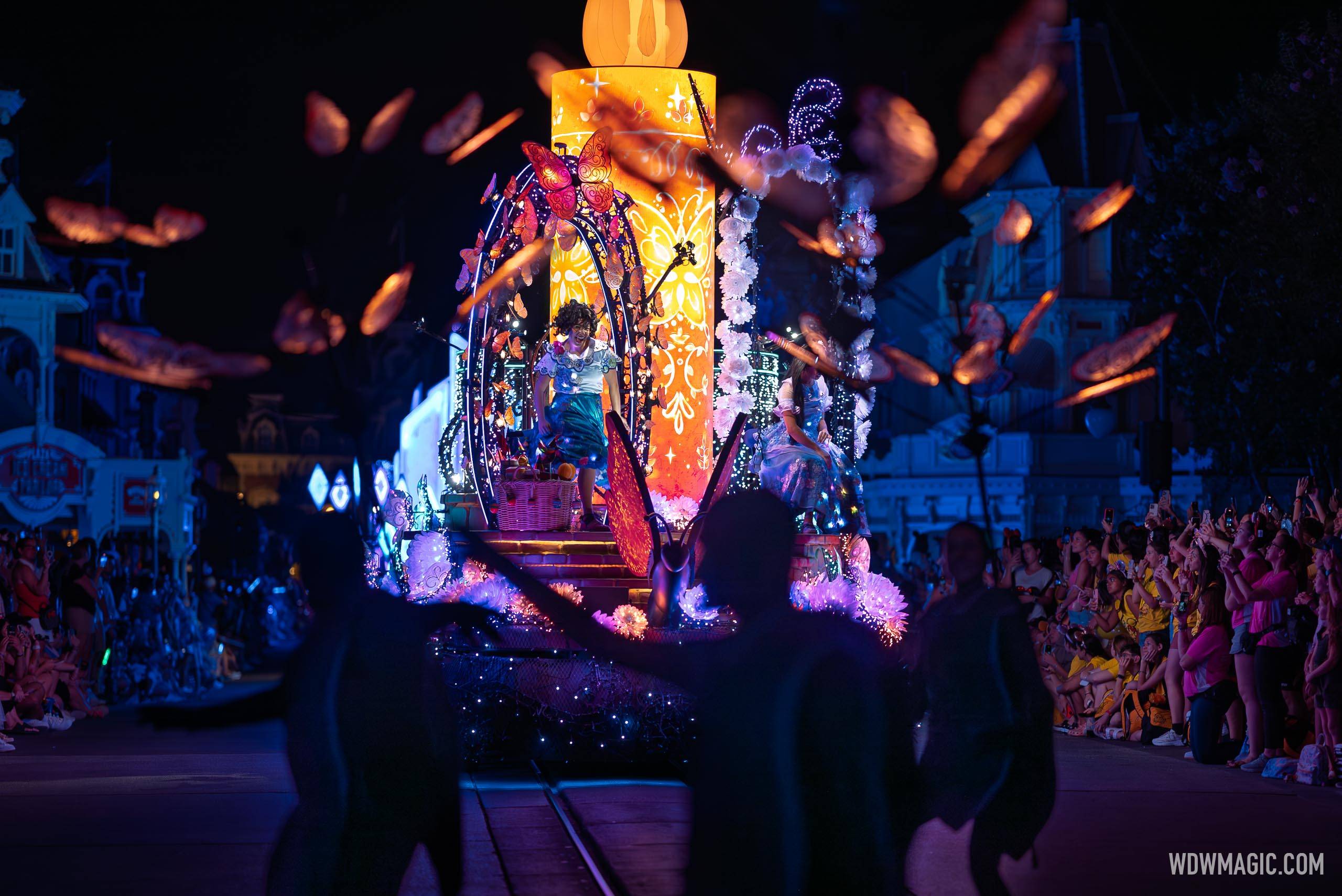 La Familia Madrigal Encanto Float