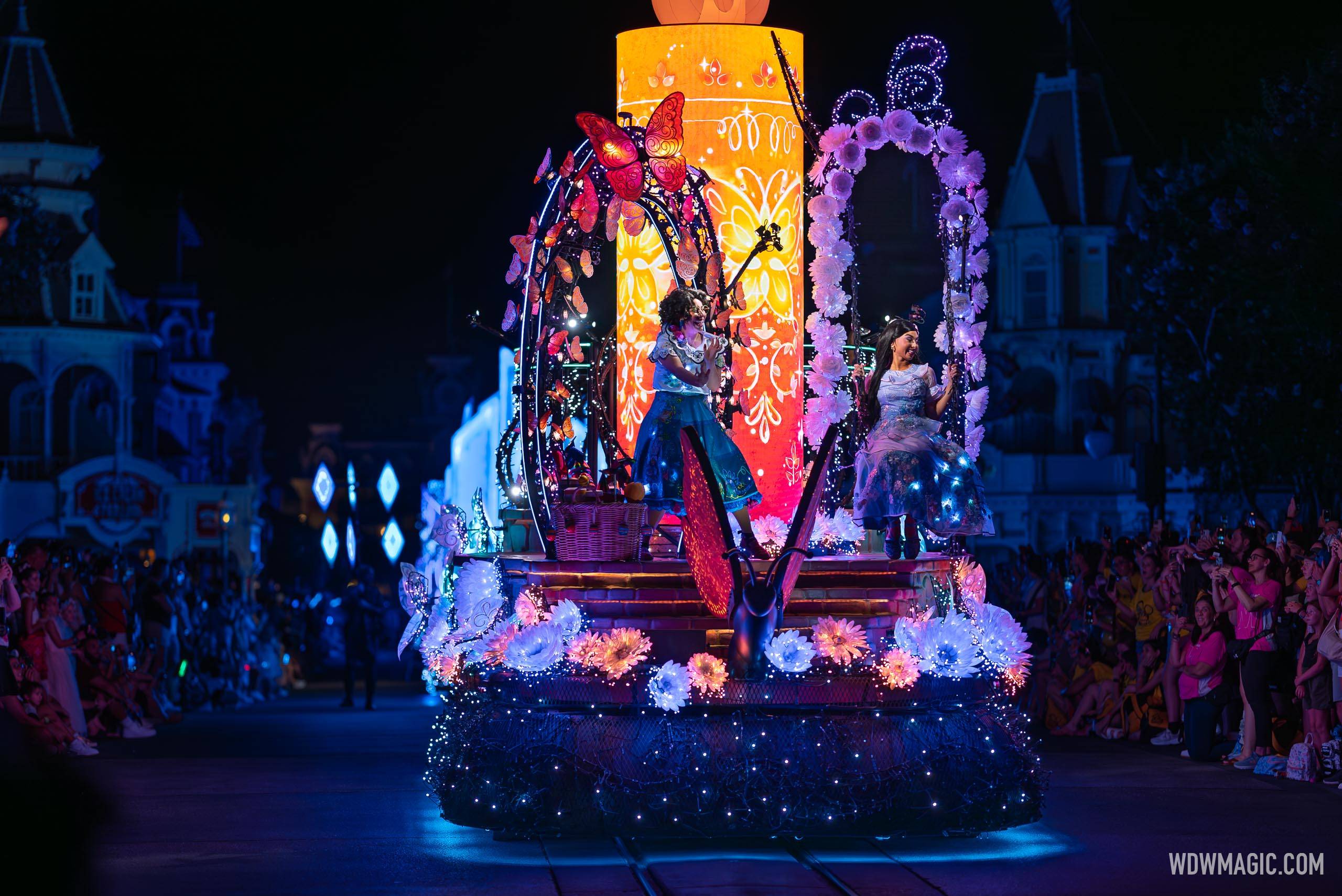 La Familia Madrigal Encanto Float