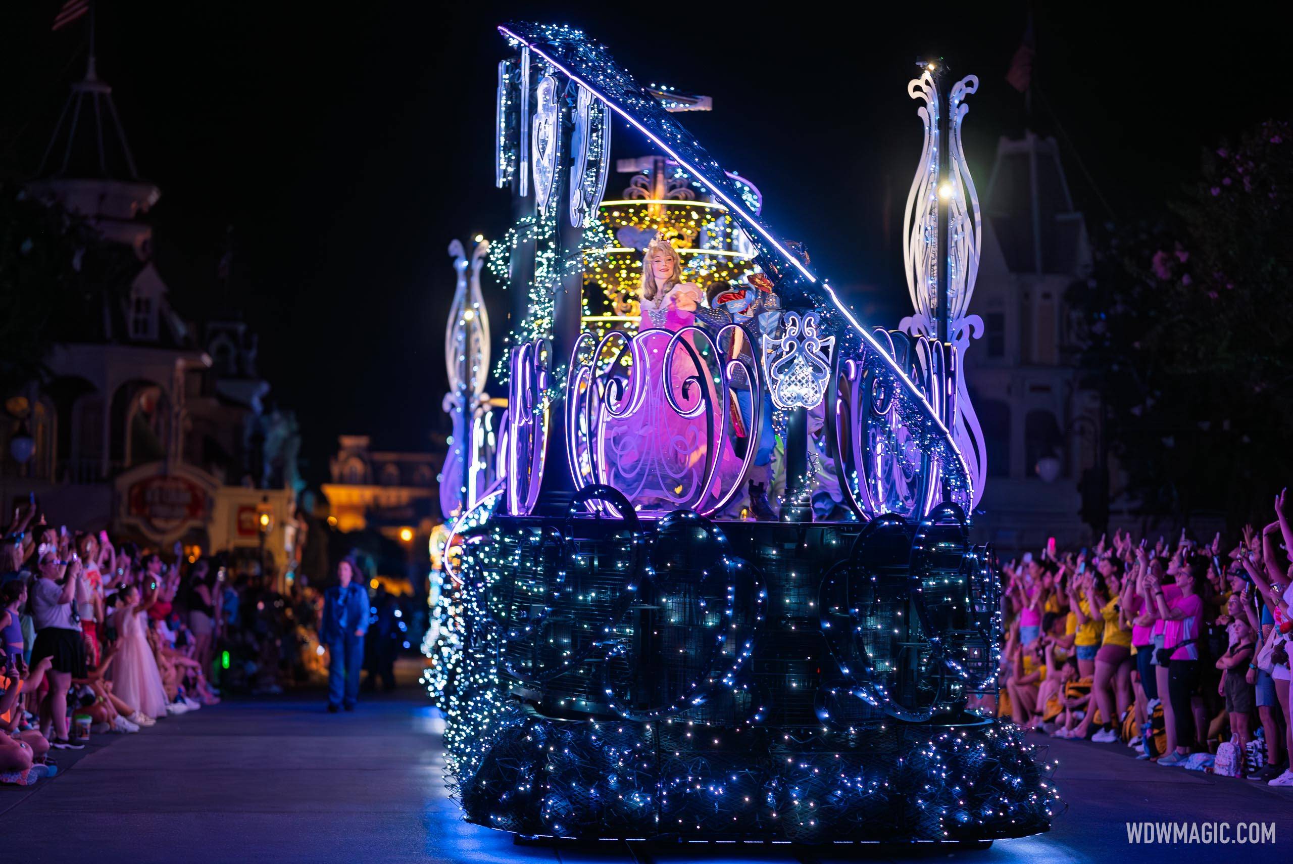 Disney-Starlight_Full_61301.jpg