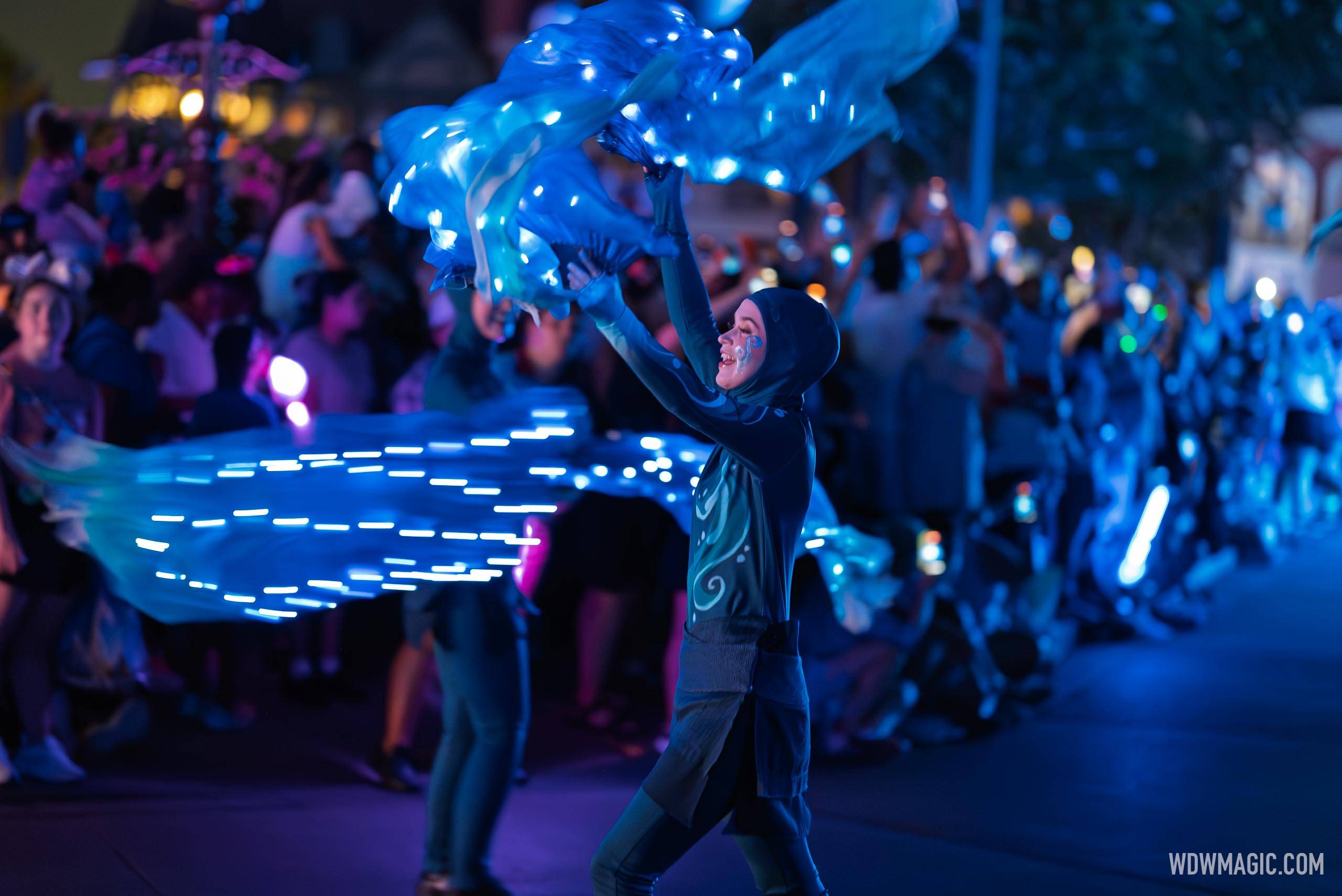 Disney-Starlight_Full_61319.jpg