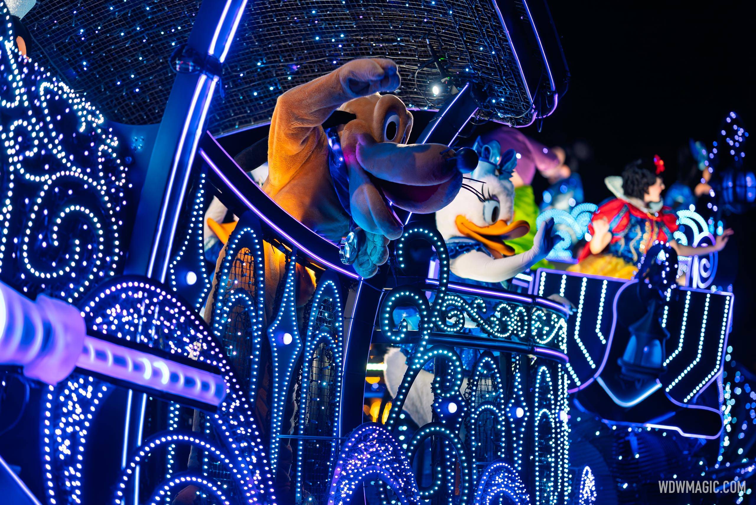 Disney-Starlight_Full_61342.jpg
